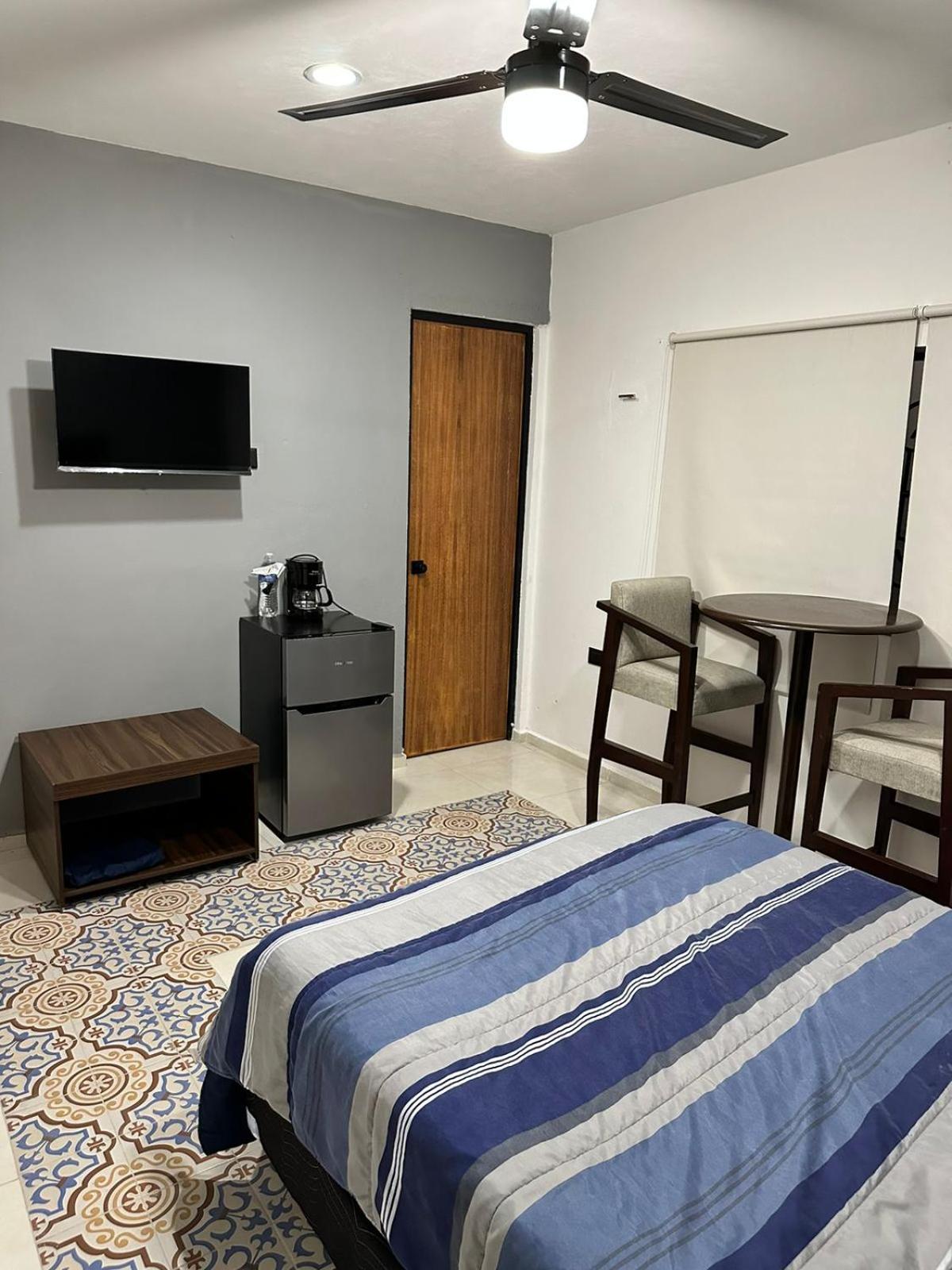 One-Bedroom Apartment photo 2