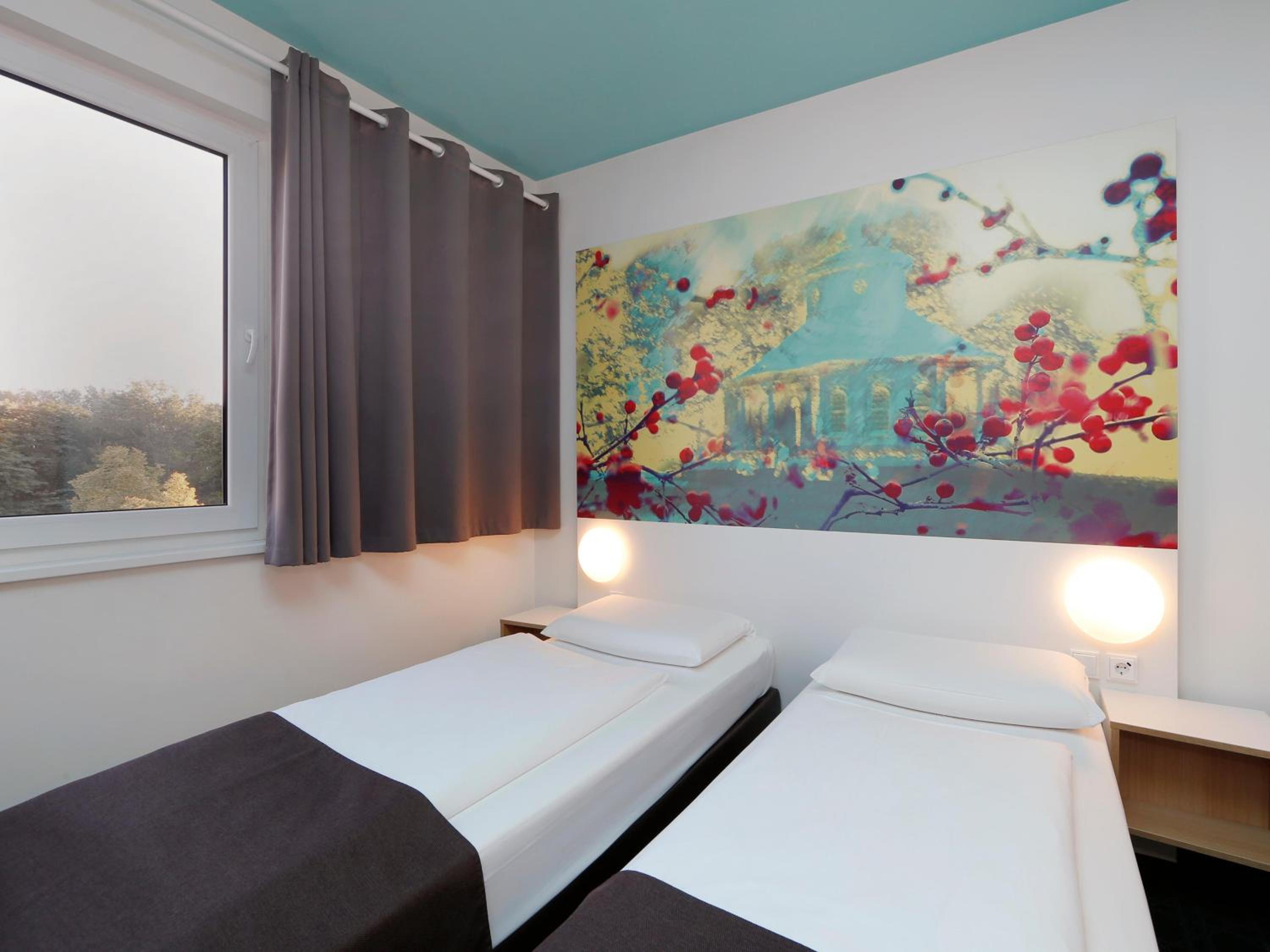 Twin Room - Photo 1