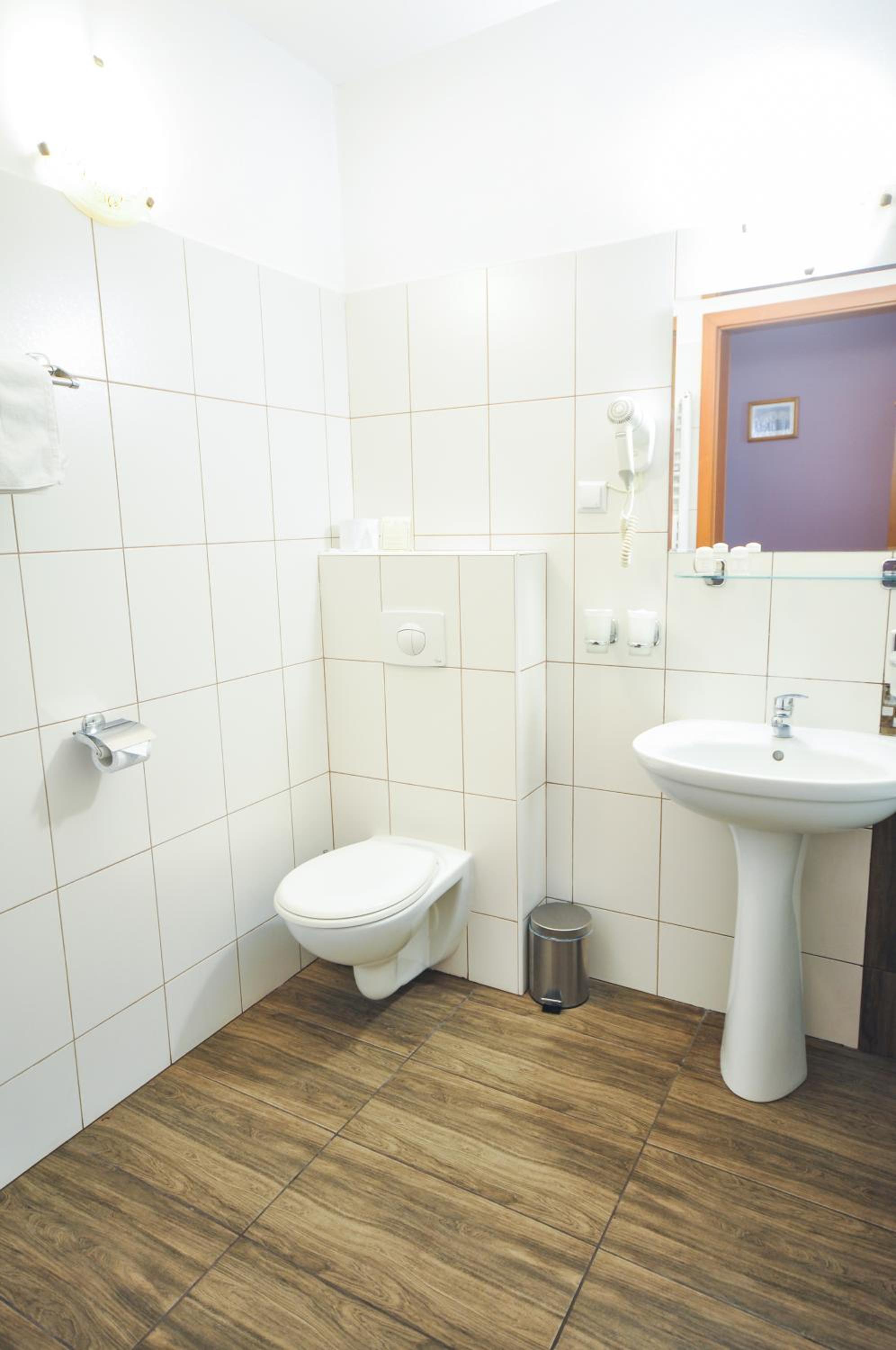Deluxe Double Room with Extra Bed - Photo 6
