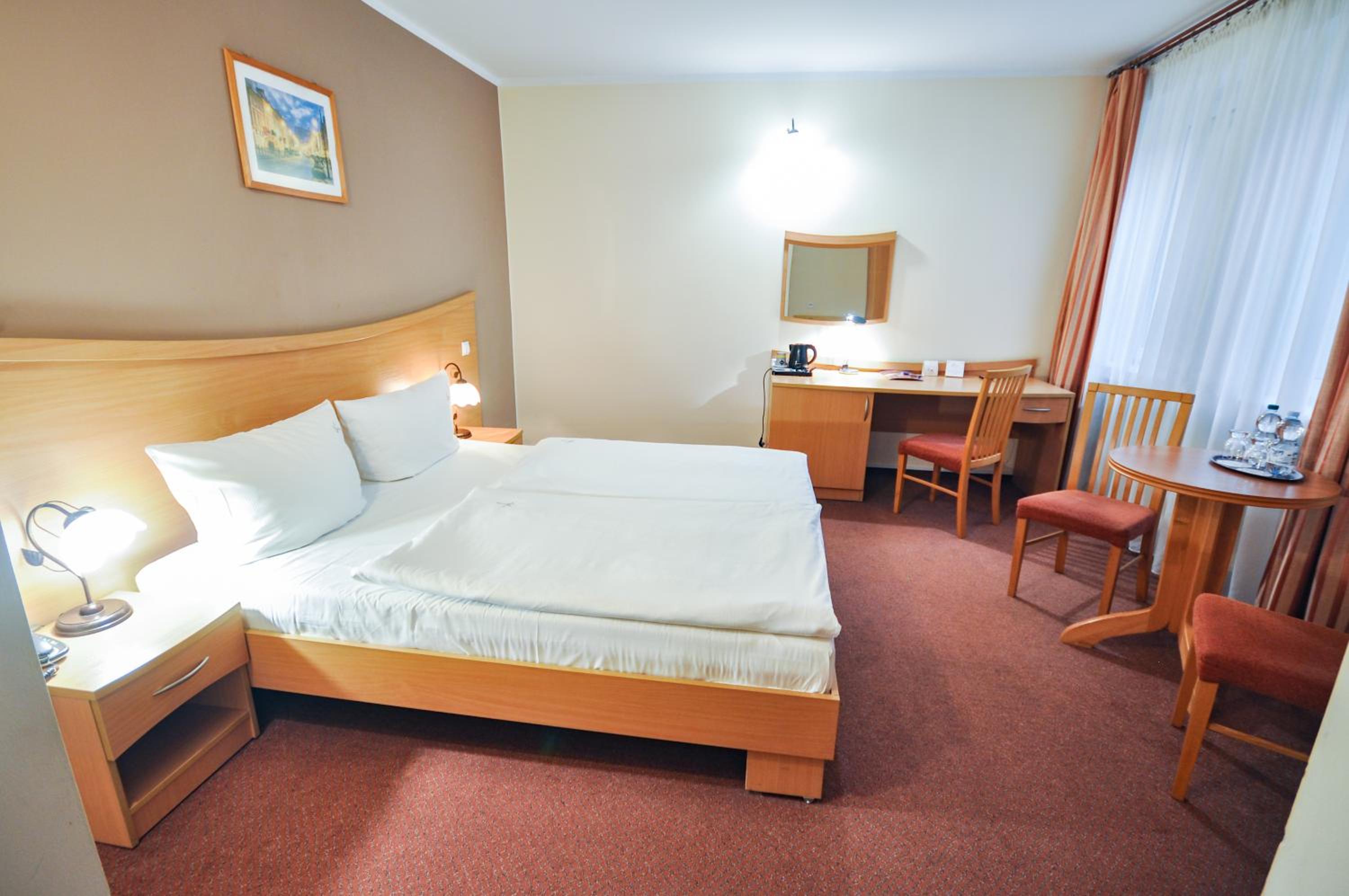 Deluxe Double Room with Extra Bed - Photo 3