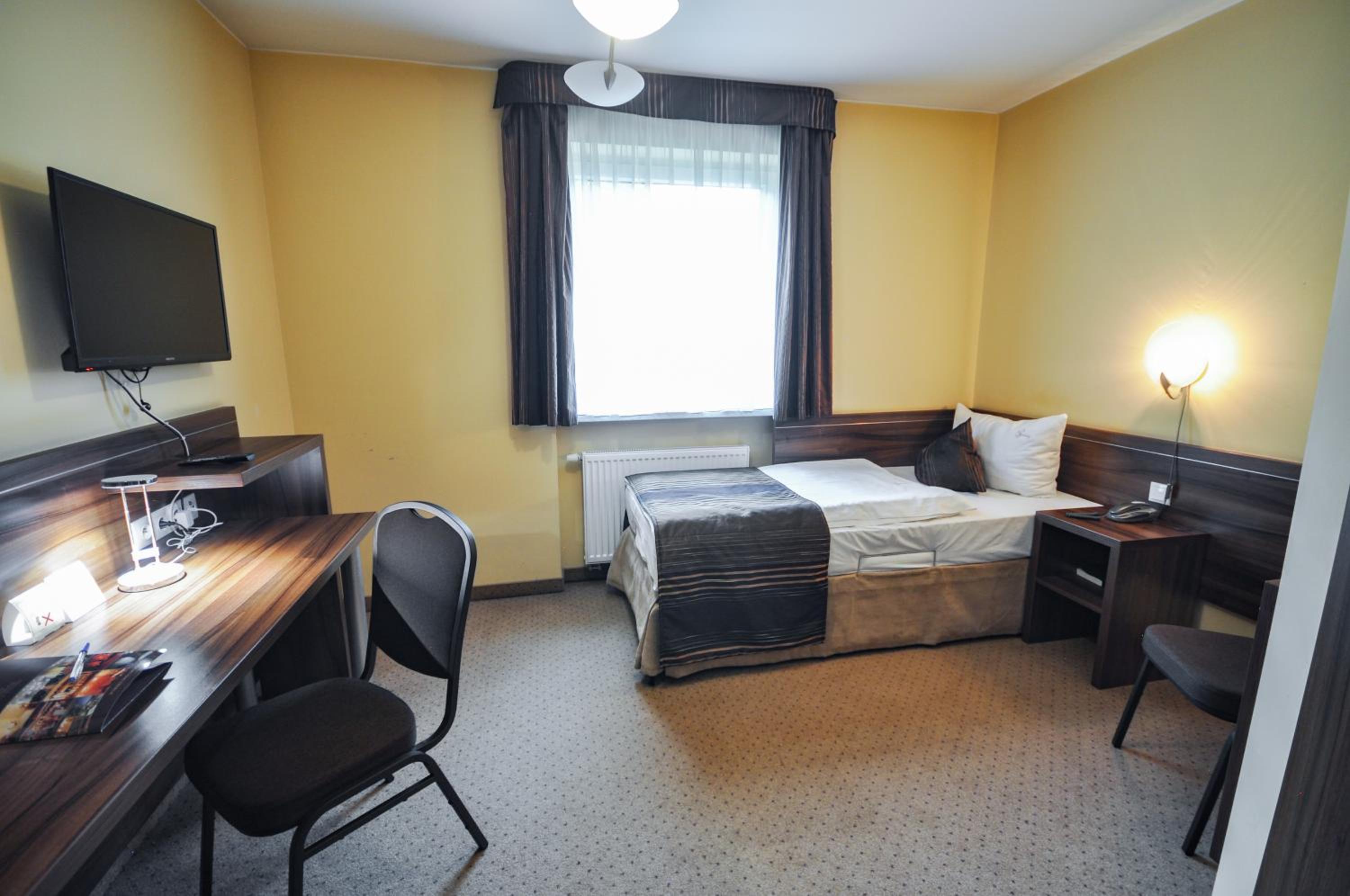 Standard Double Room - Photo 3