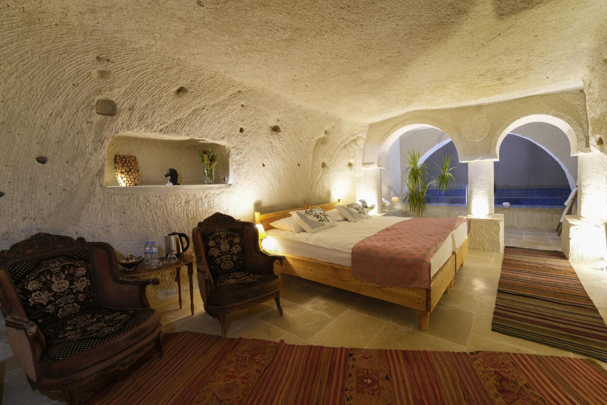 Junior Suite with Private Pool - Photo 14