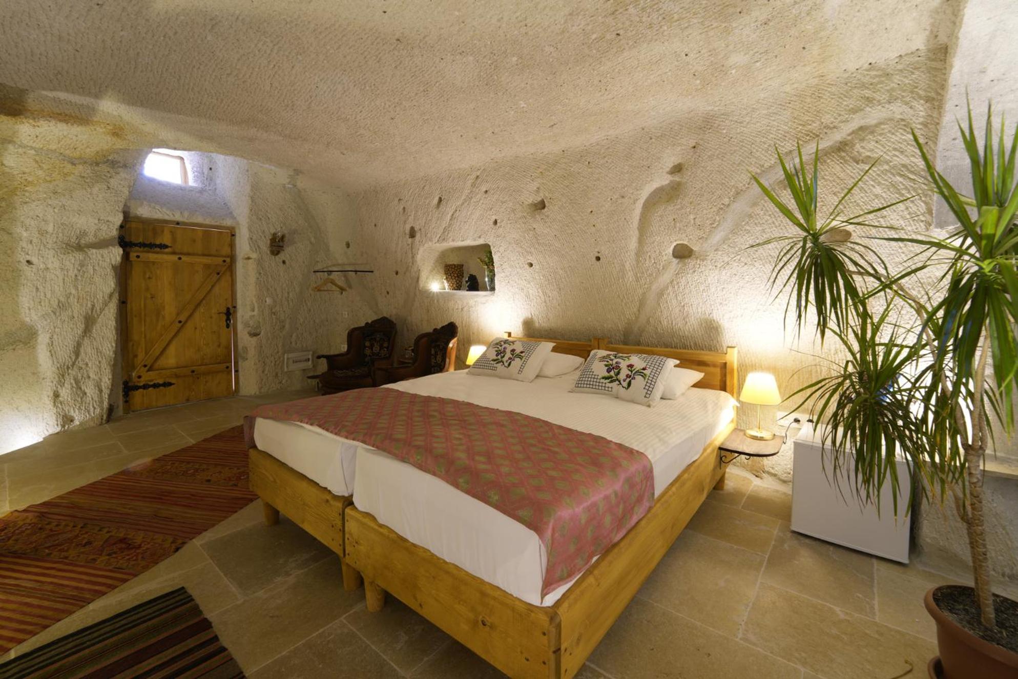 Junior Suite with Private Pool - Photo 6