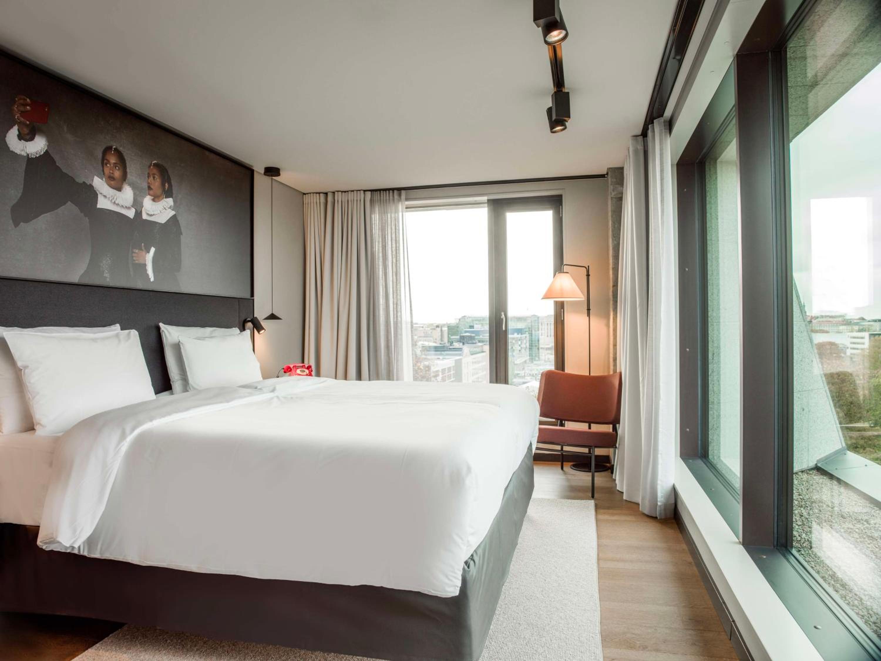 One-Bedroom Suite - Photo 1