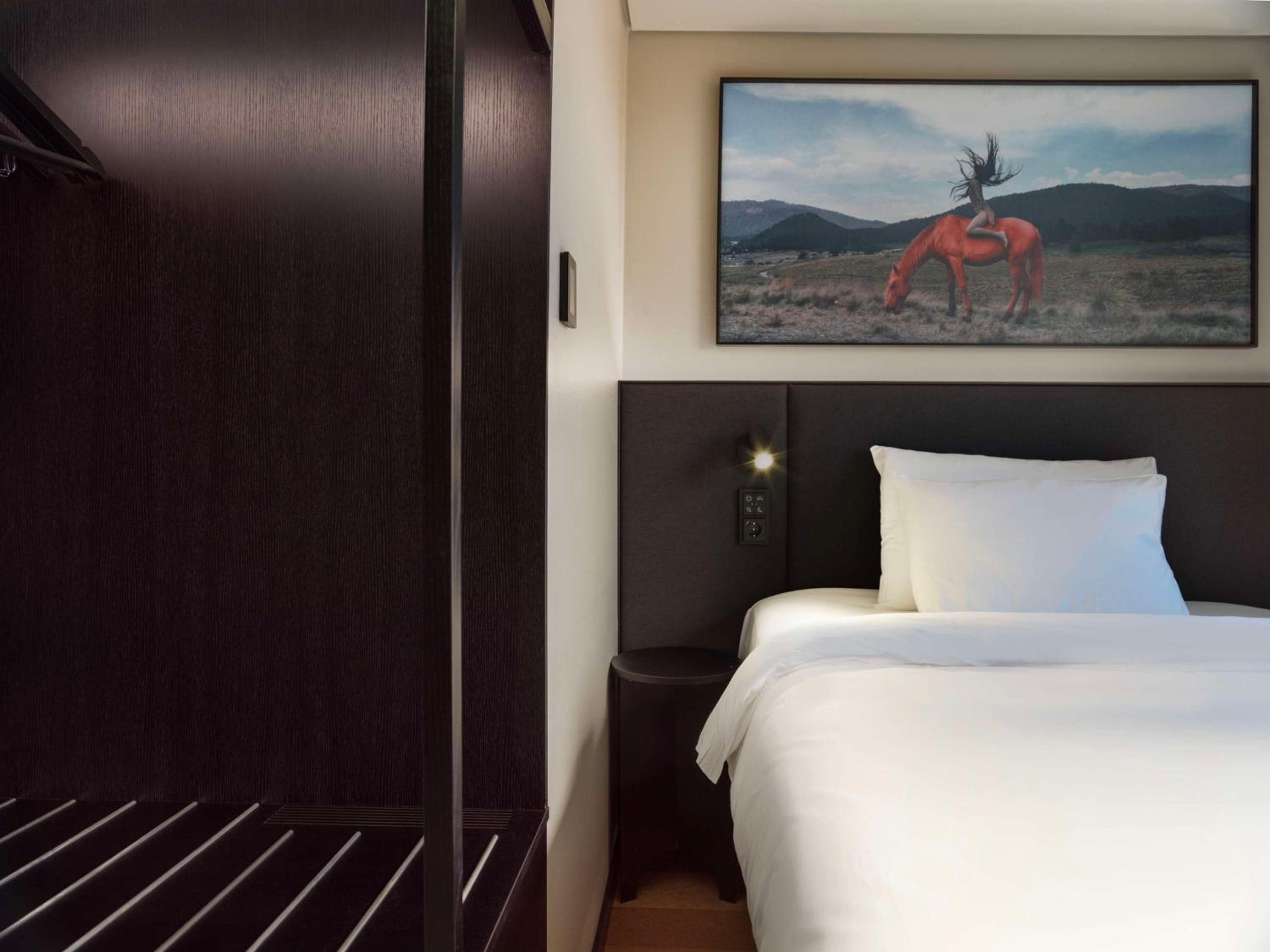 Single Room photo 3