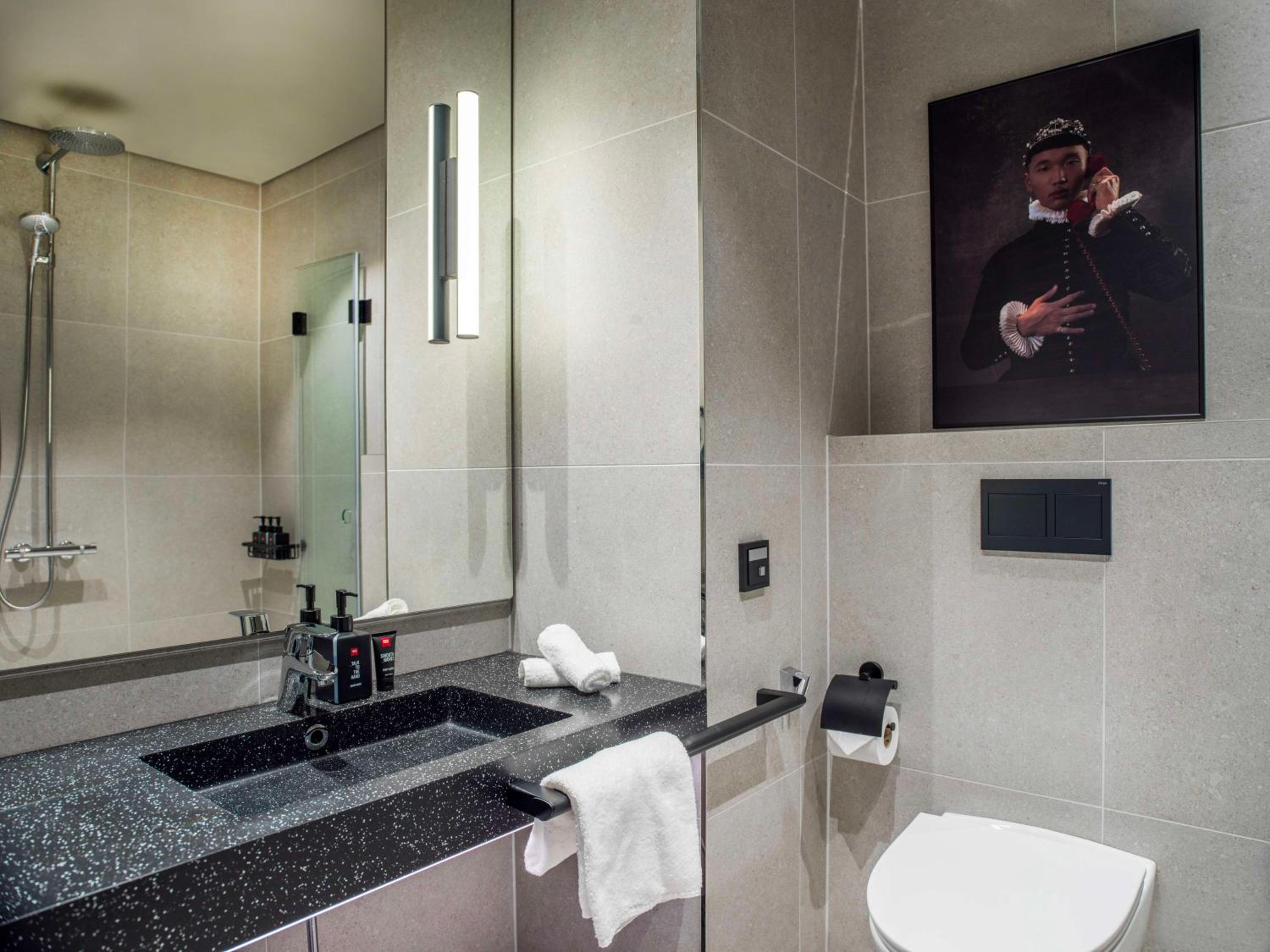 Standard Double or Twin Room - Photo 12