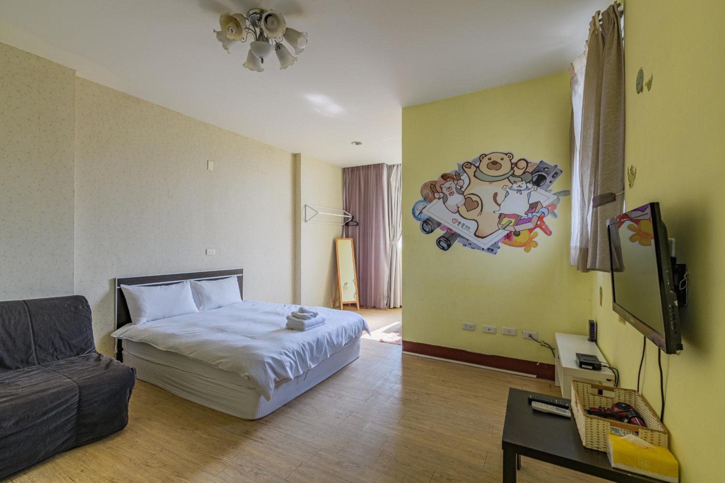 Large Double Room - Photo 4