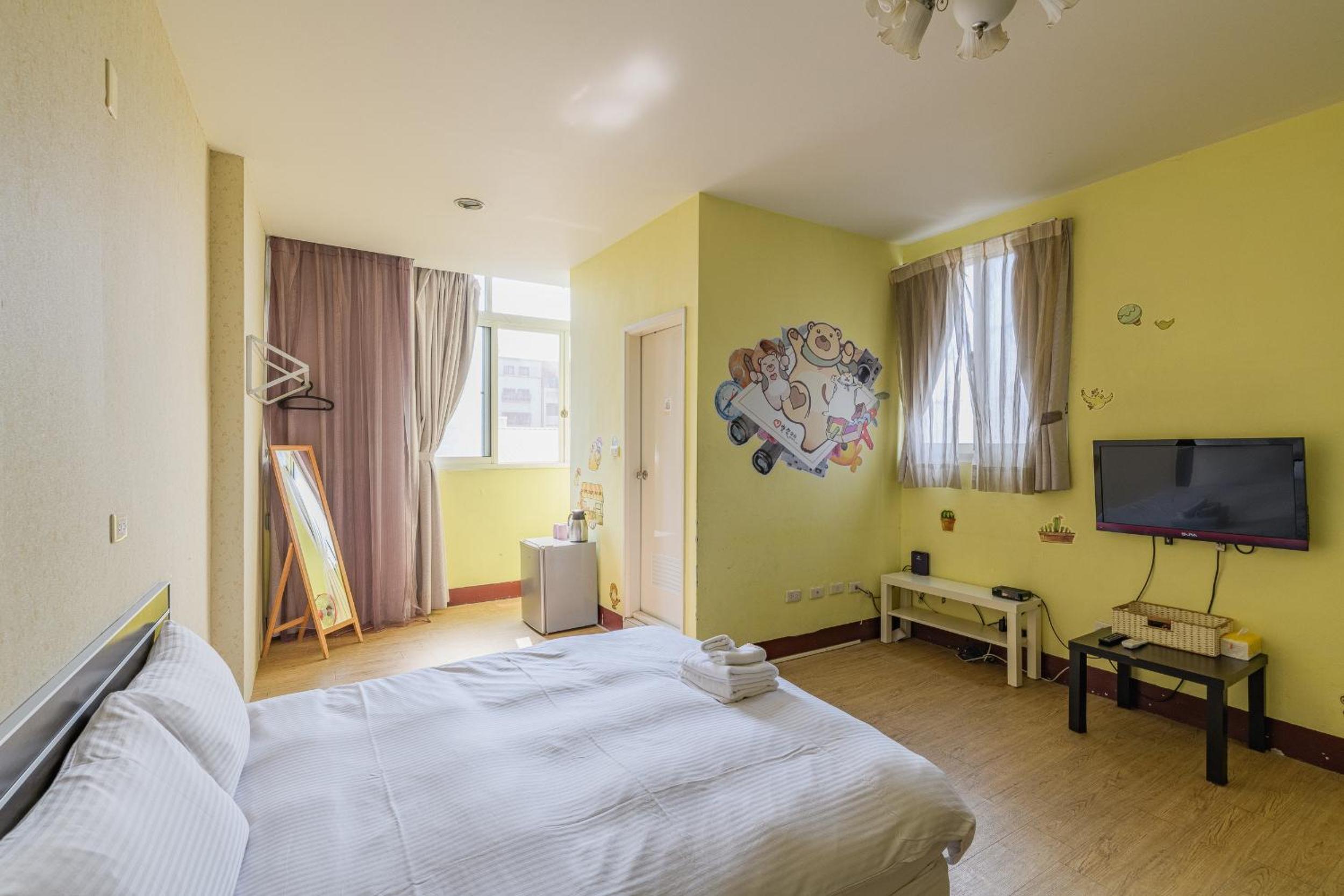 Large Double Room - Photo 10
