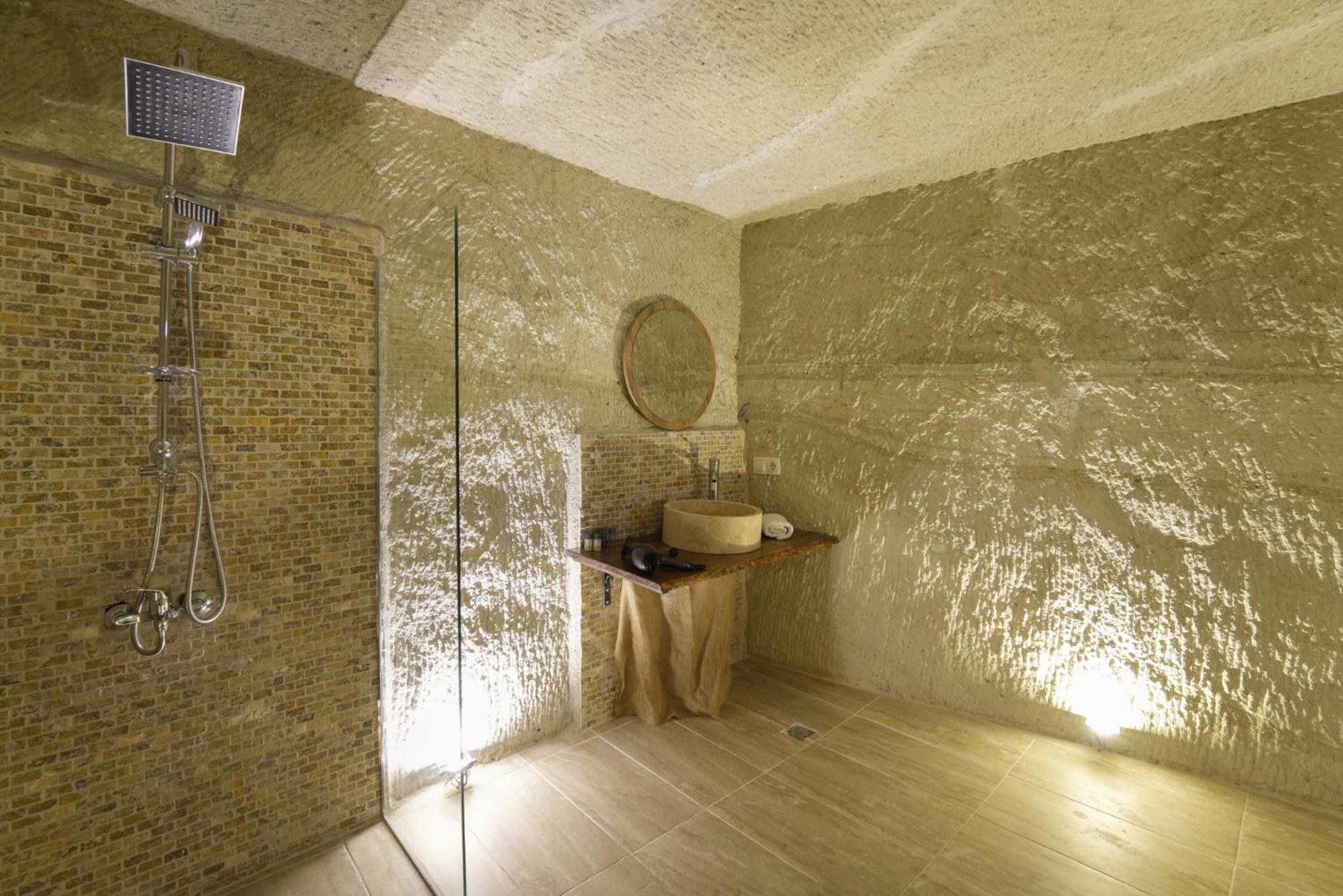 Standard Double Room - Photo 5