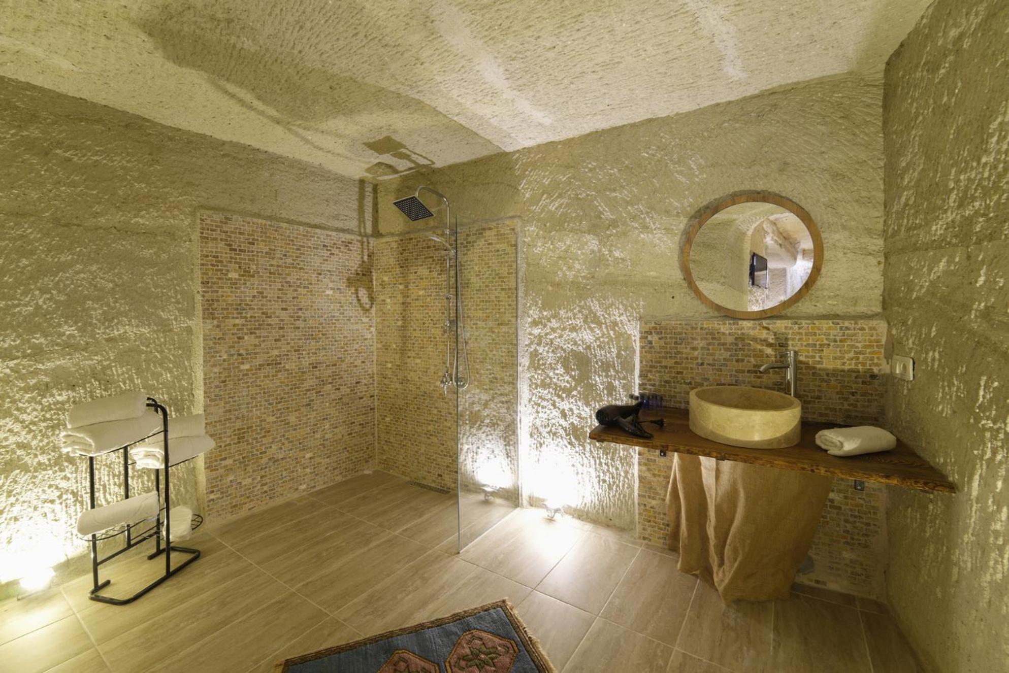 Standard Double Room - Photo 6