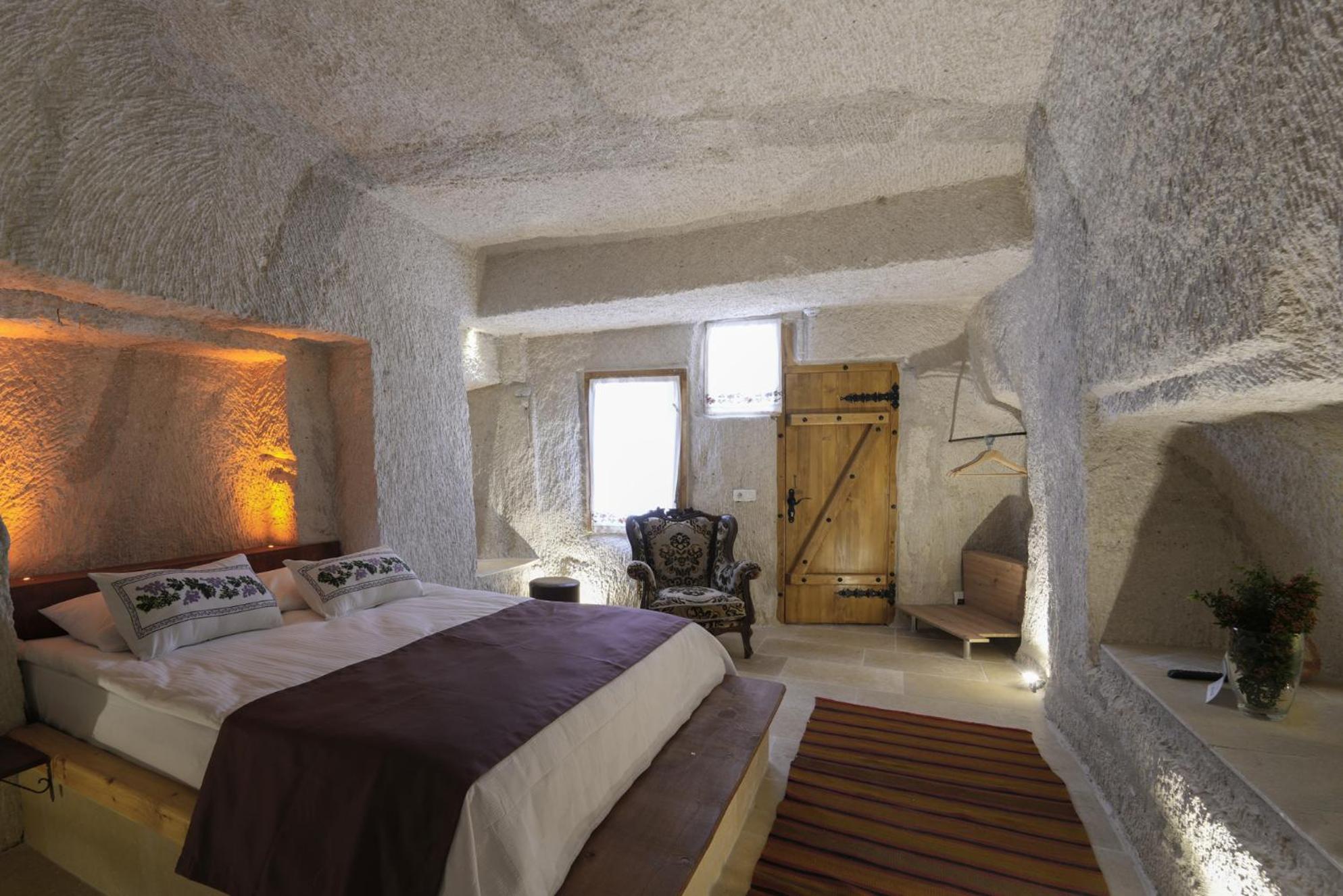 Standard Double Room - Photo 14