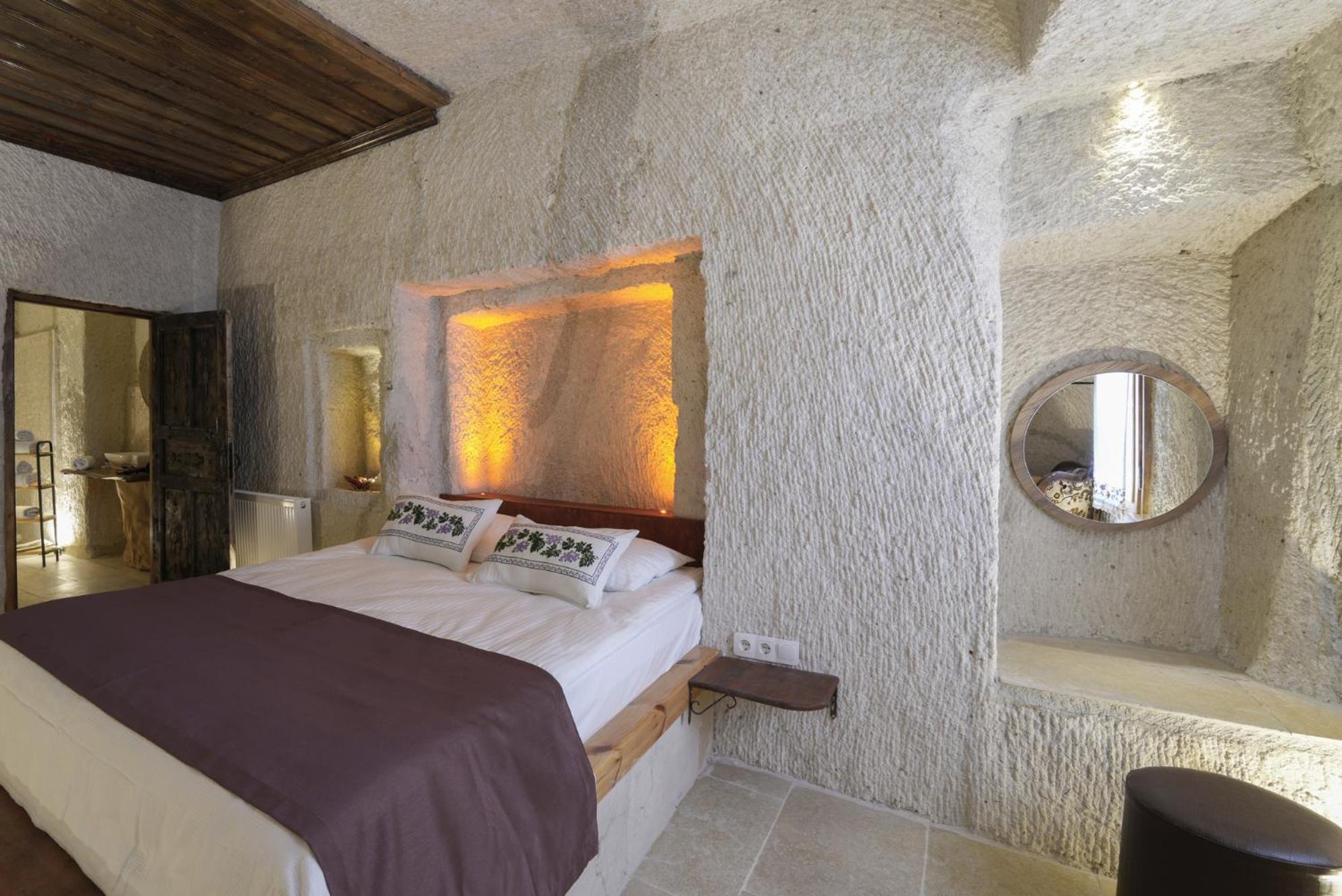 Standard Double Room - Photo 15