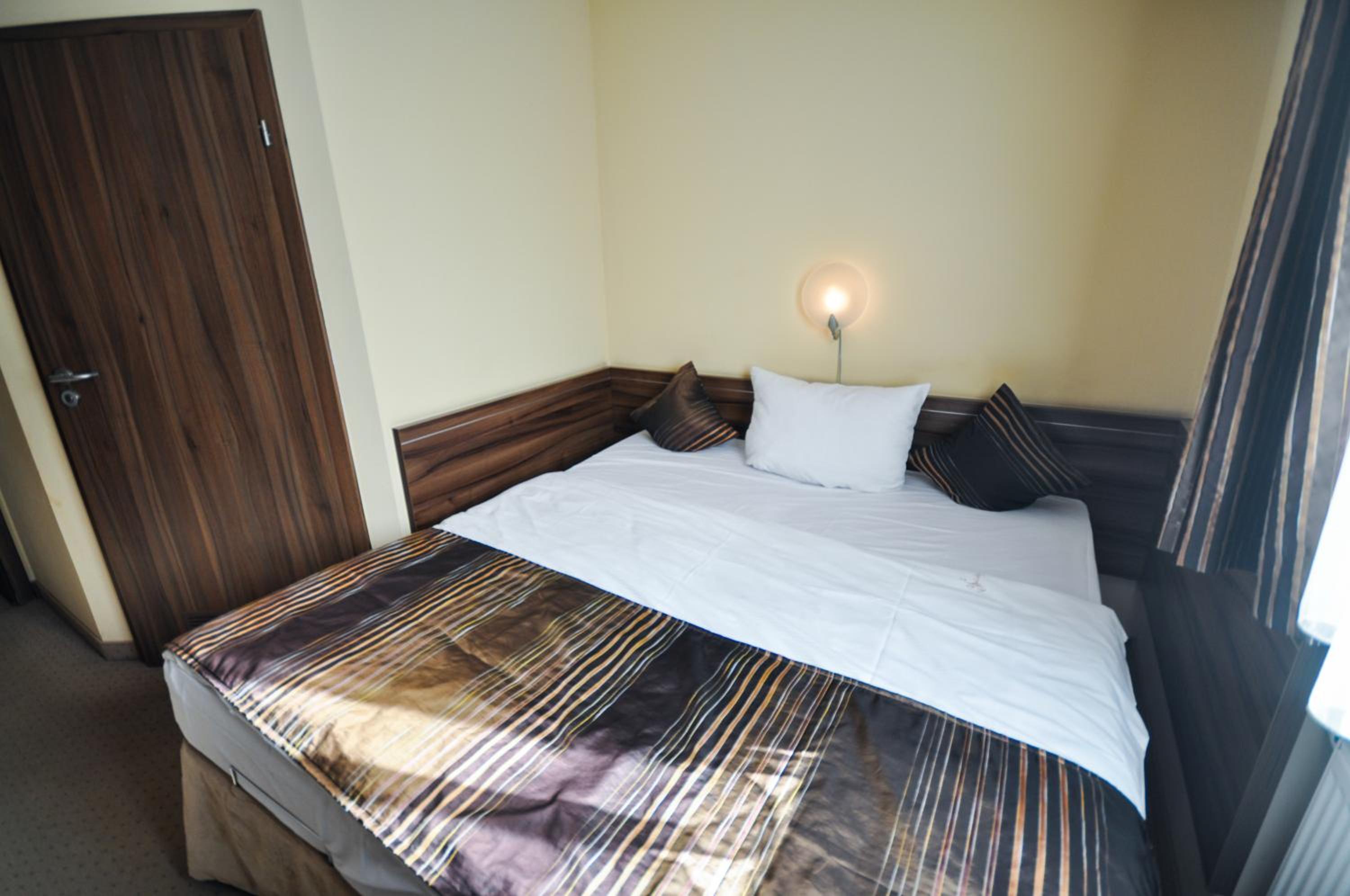 Standard Double Room - Photo 4
