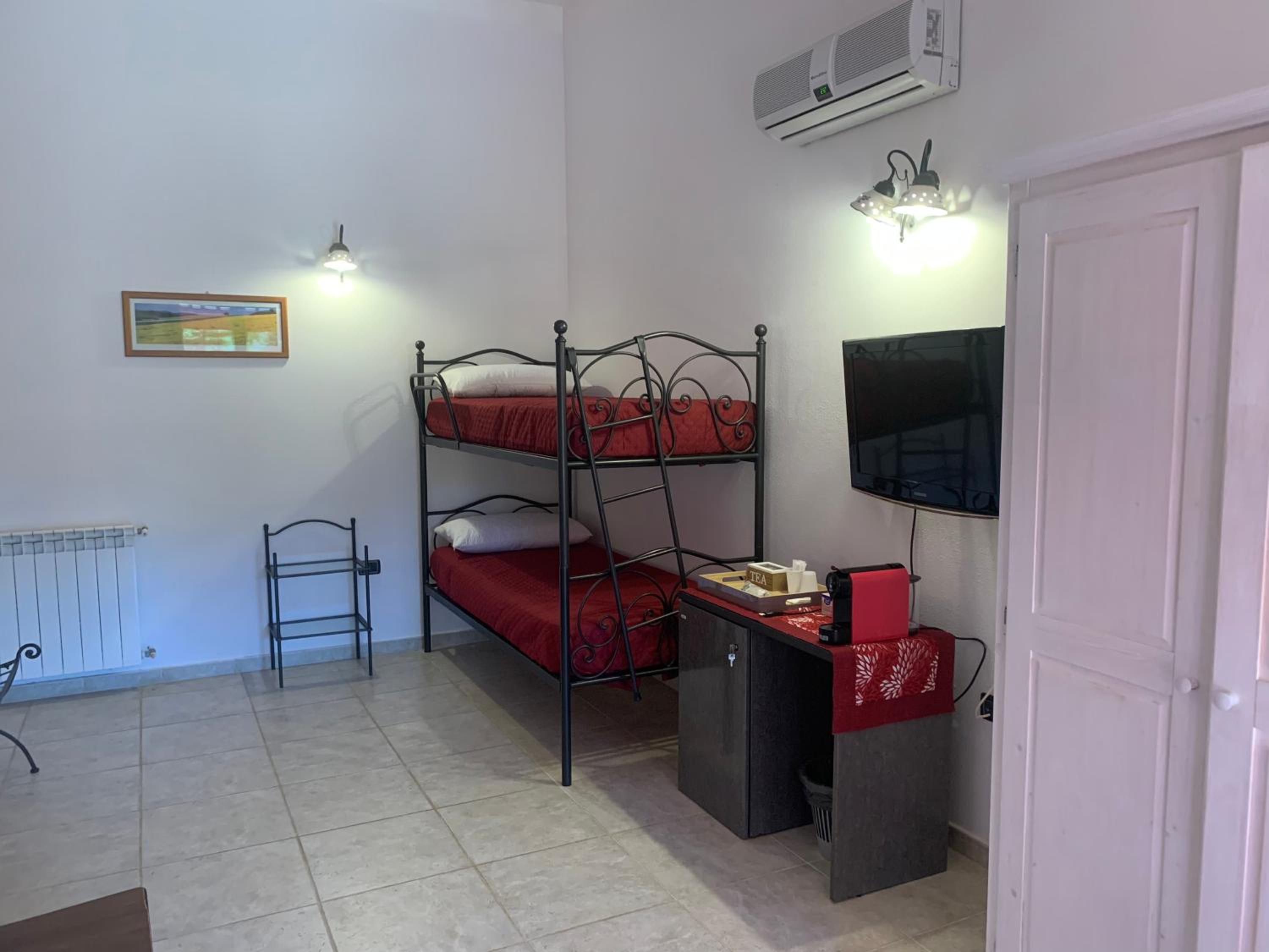 Deluxe Quadruple Room photo 3