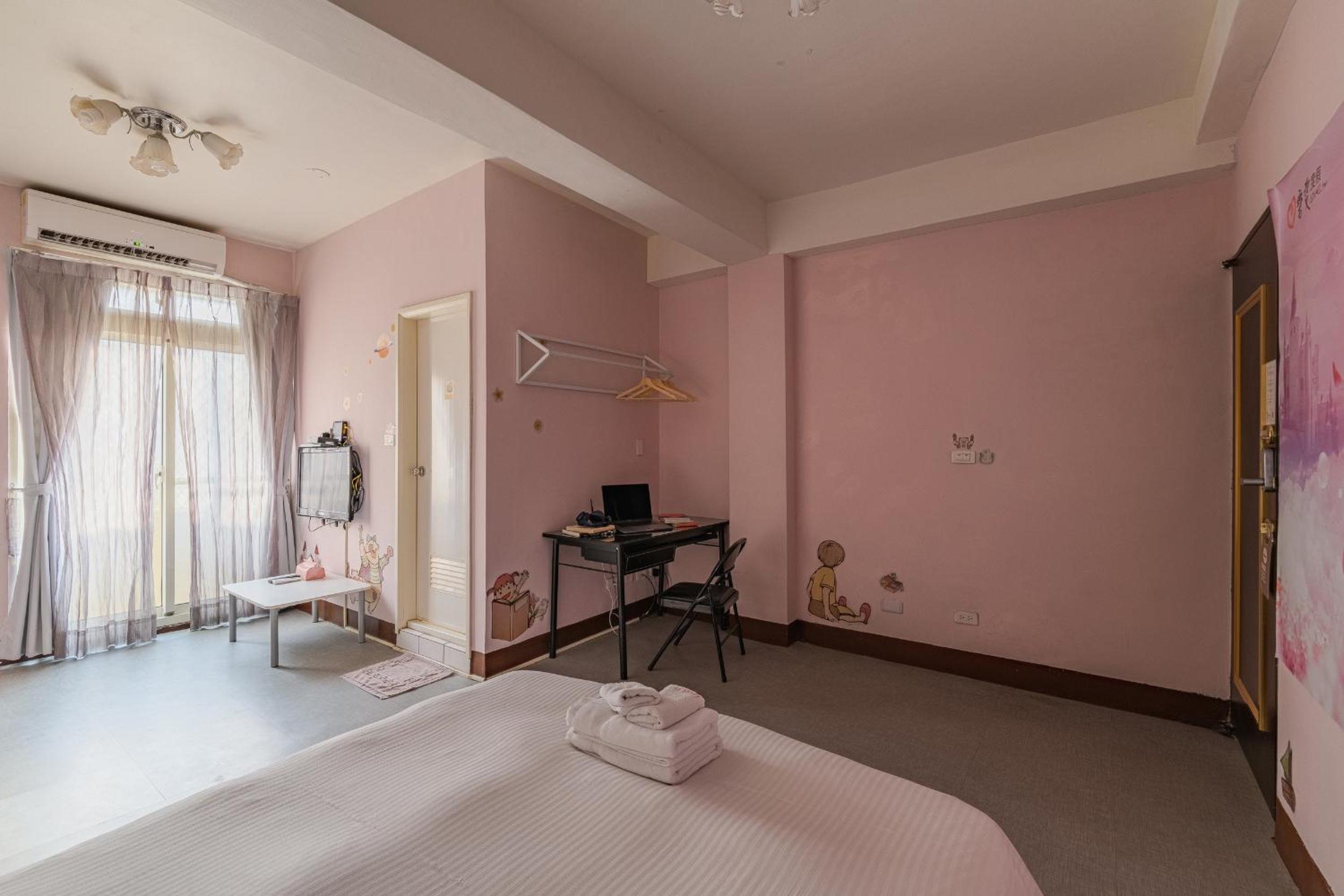 Double Room with Balcony - Photo 17