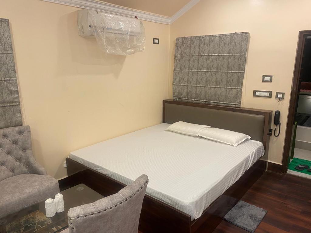 Deluxe King Room photo 2