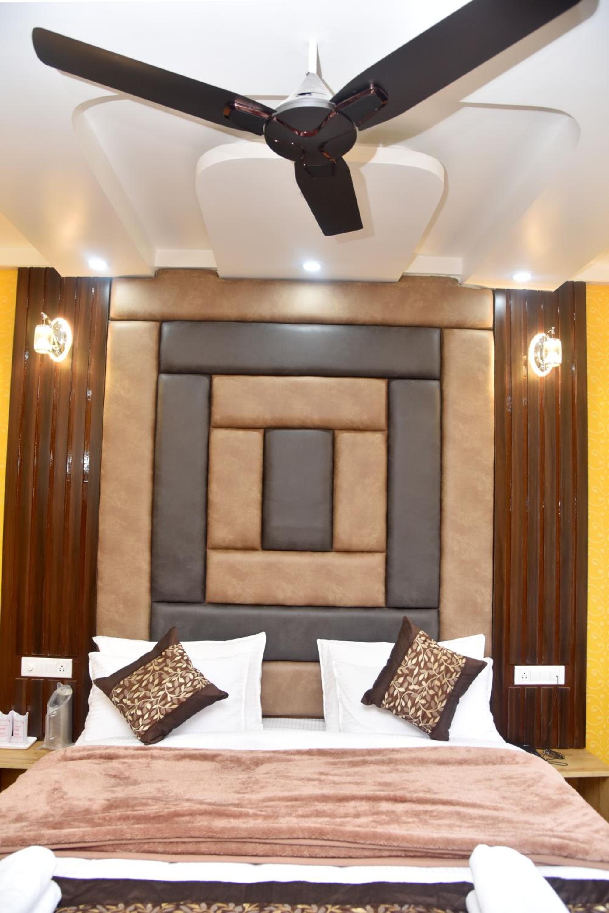 Premier Room With Balcony - Photo 2