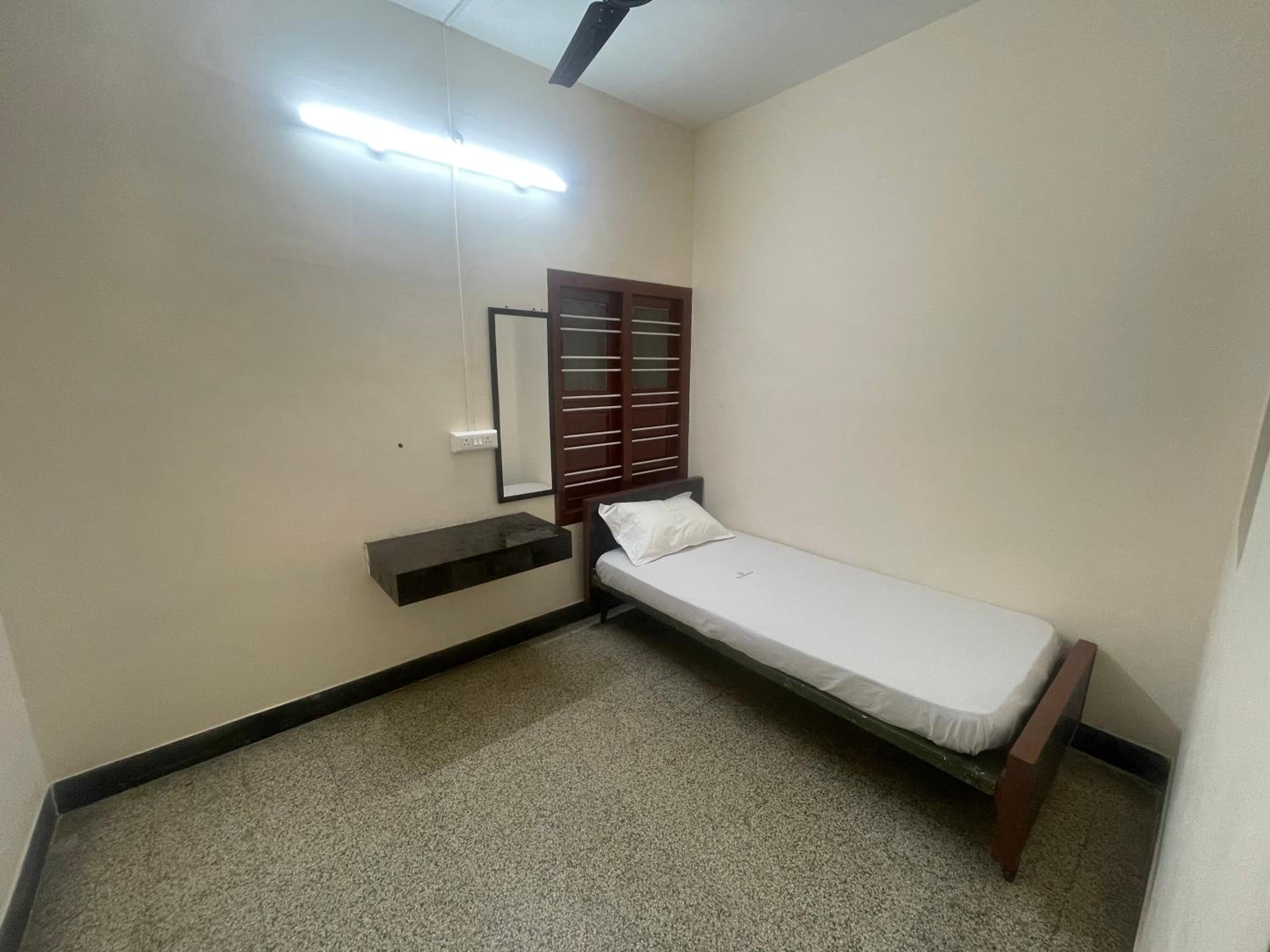Budget Single Room photo 1