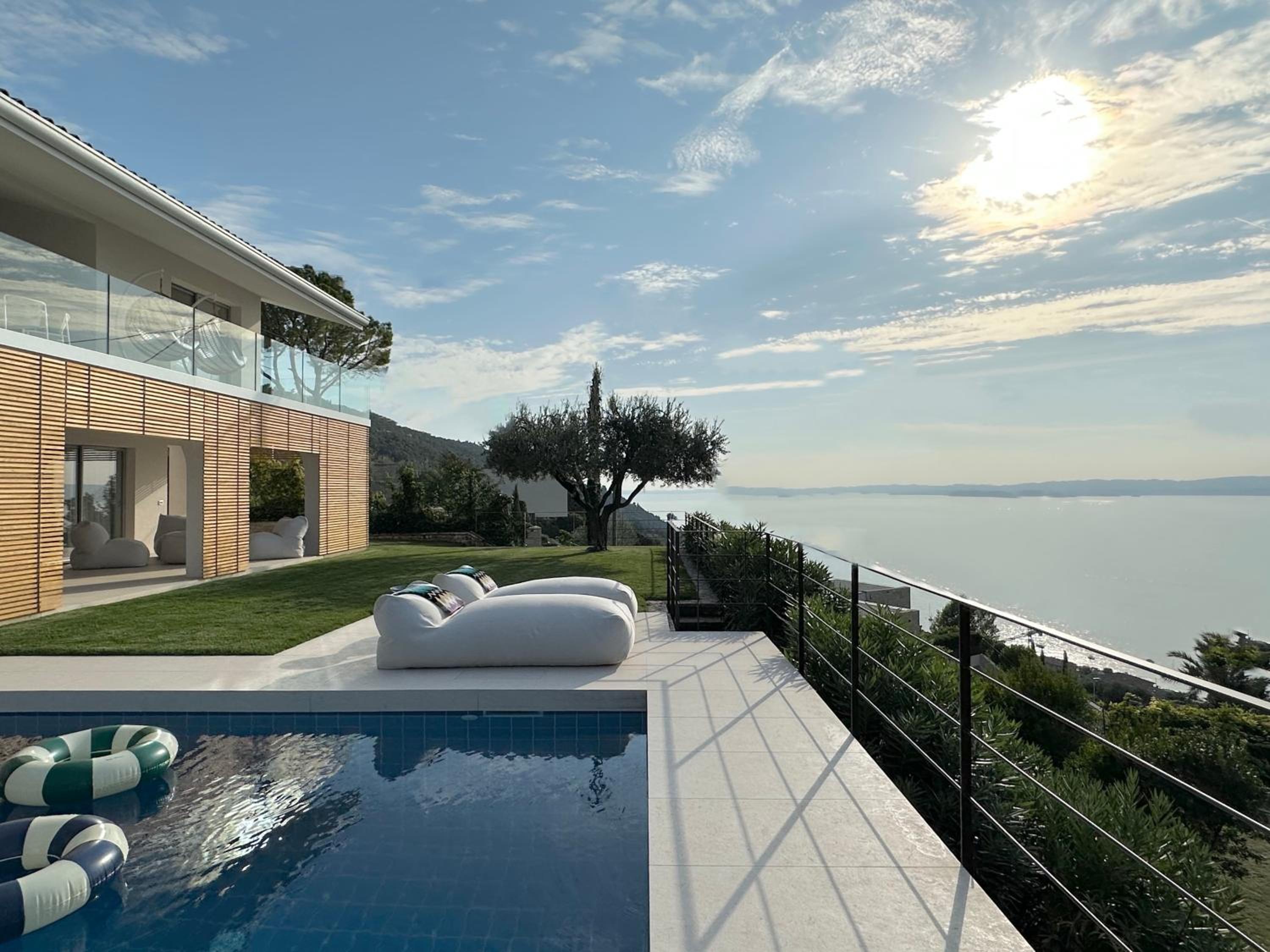 Villa photo 2