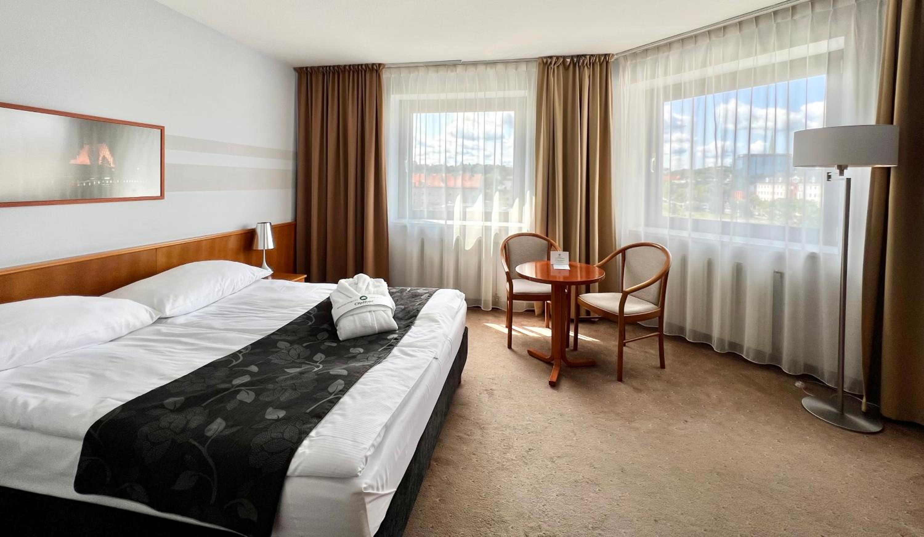 Deluxe Double Room (2 Adults + 1 Child) photo 1