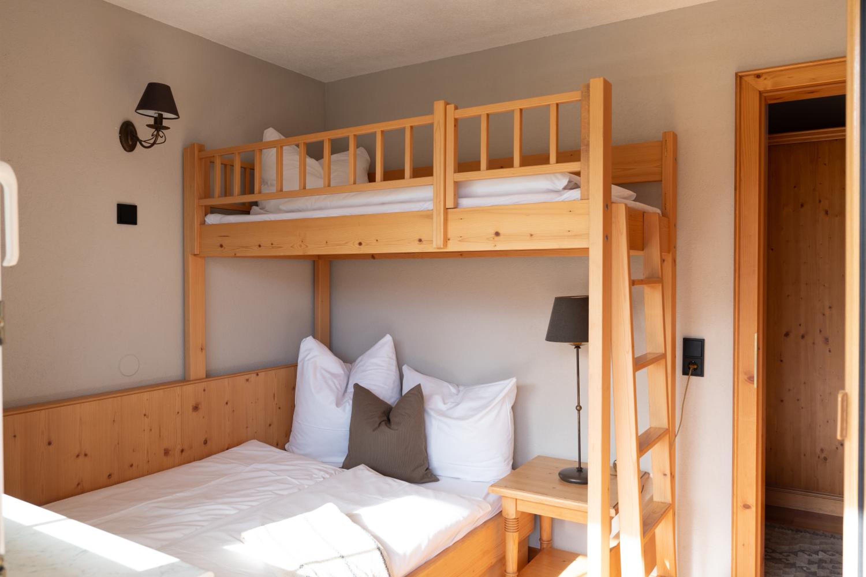 Two-Bedroom Suite - Photo 3