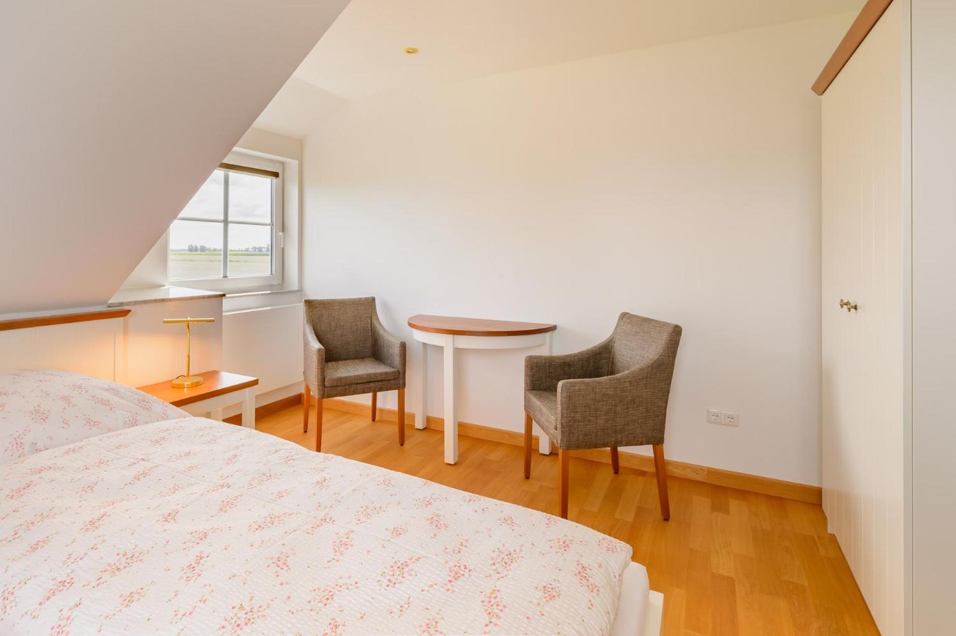 Apartment with Balcony photo 3