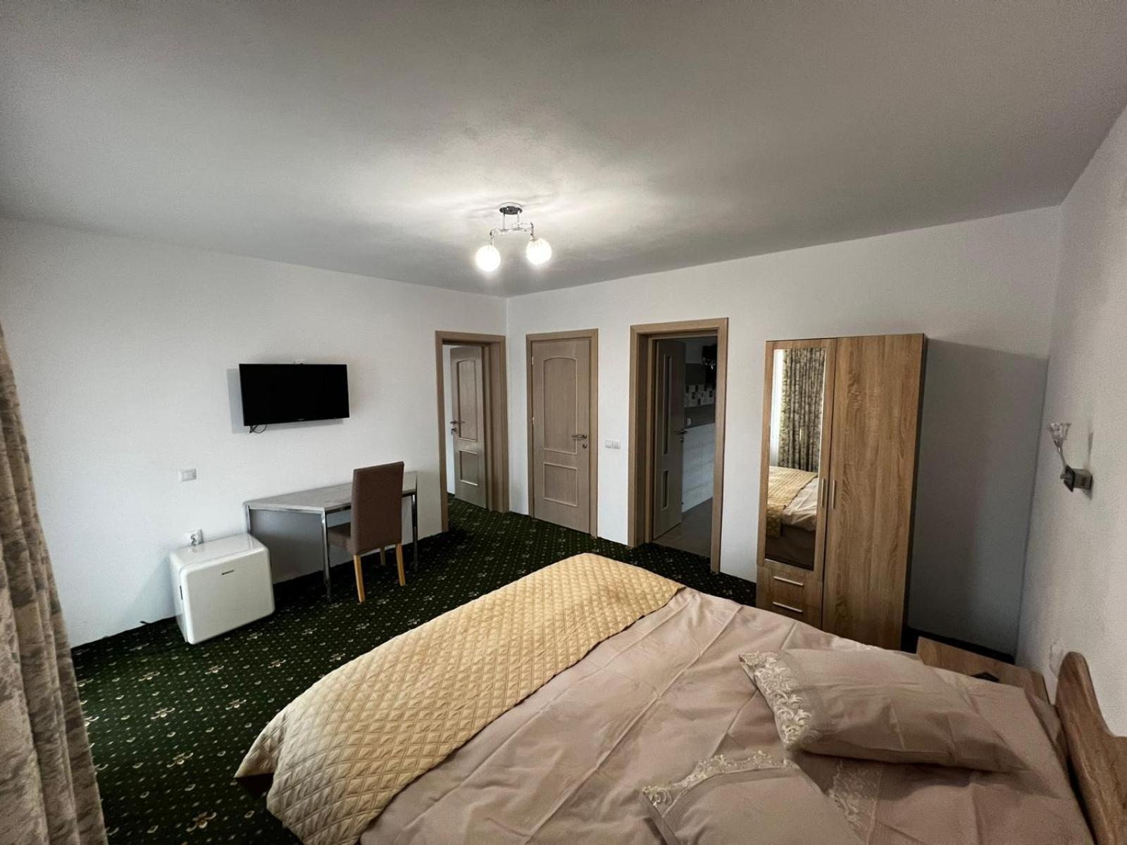 Deluxe Double Room with Balcony - Photo 2