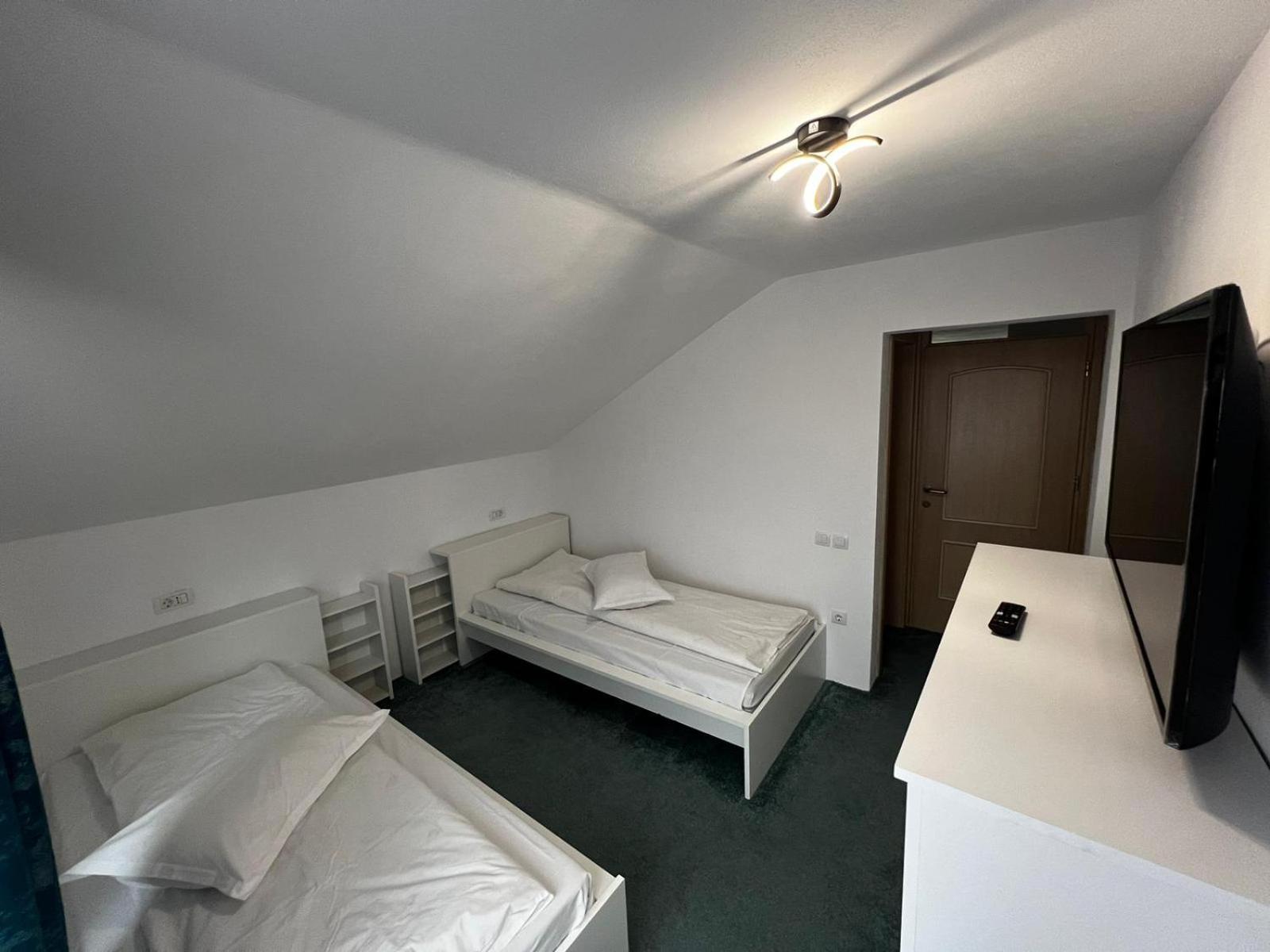 Deluxe Double or Twin Room - Photo 2