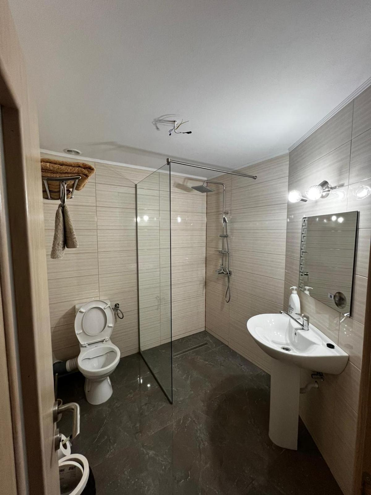 Deluxe Double or Twin Room - Photo 3