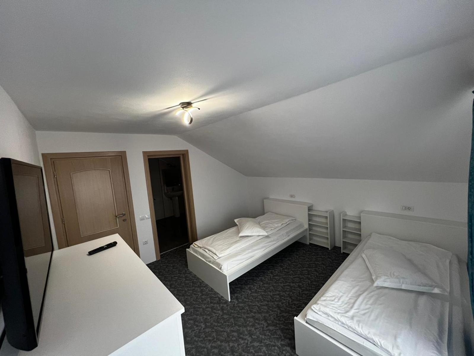 Deluxe Double or Twin Room - Photo 5