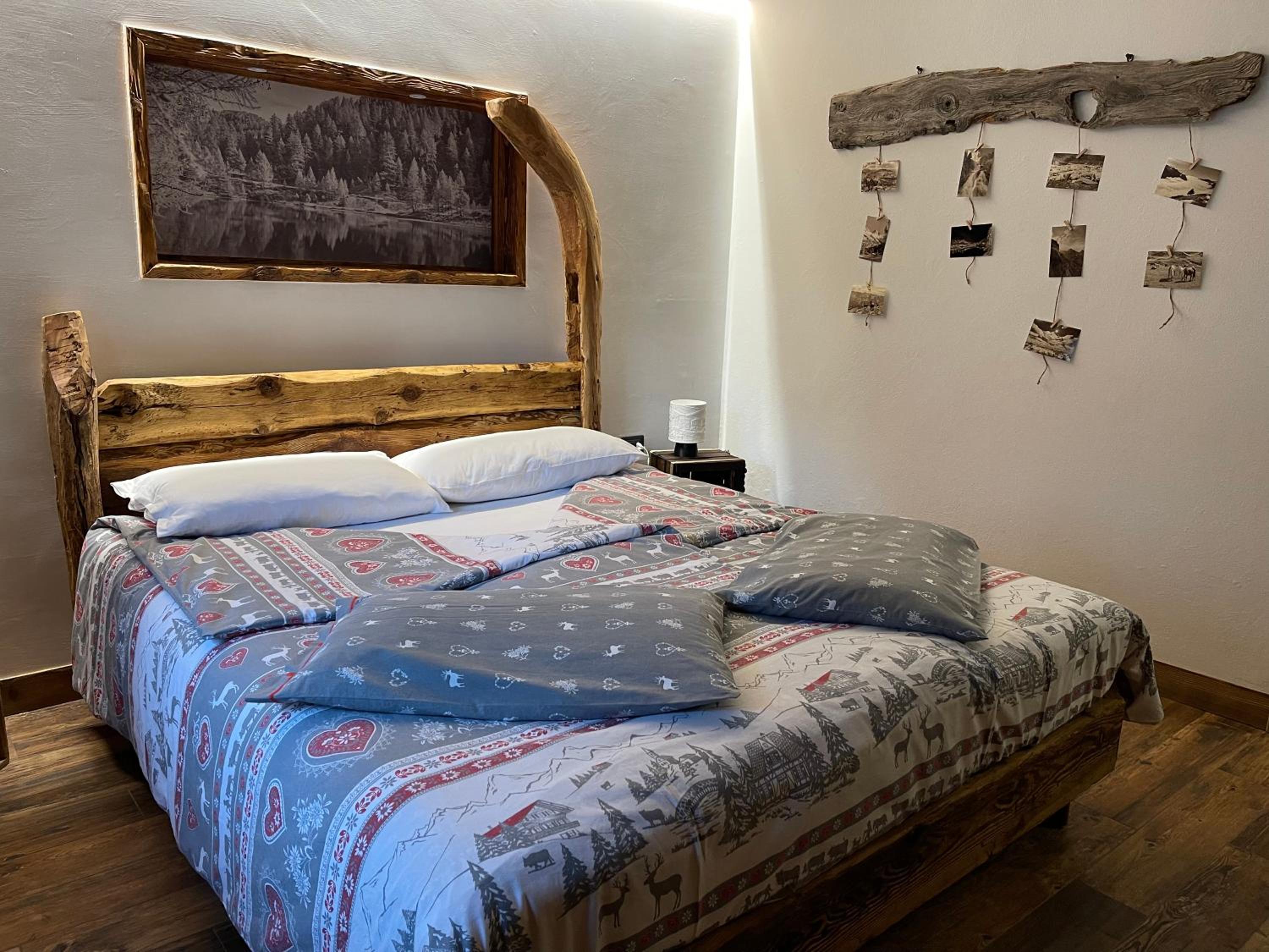 Quadruple Room with Private Bathroom photo 1