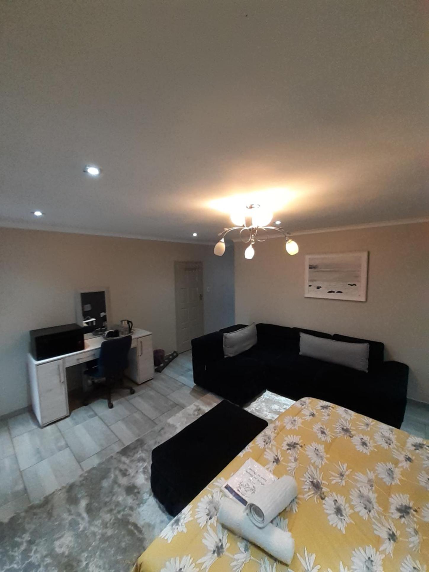Deluxe Family Room photo 3