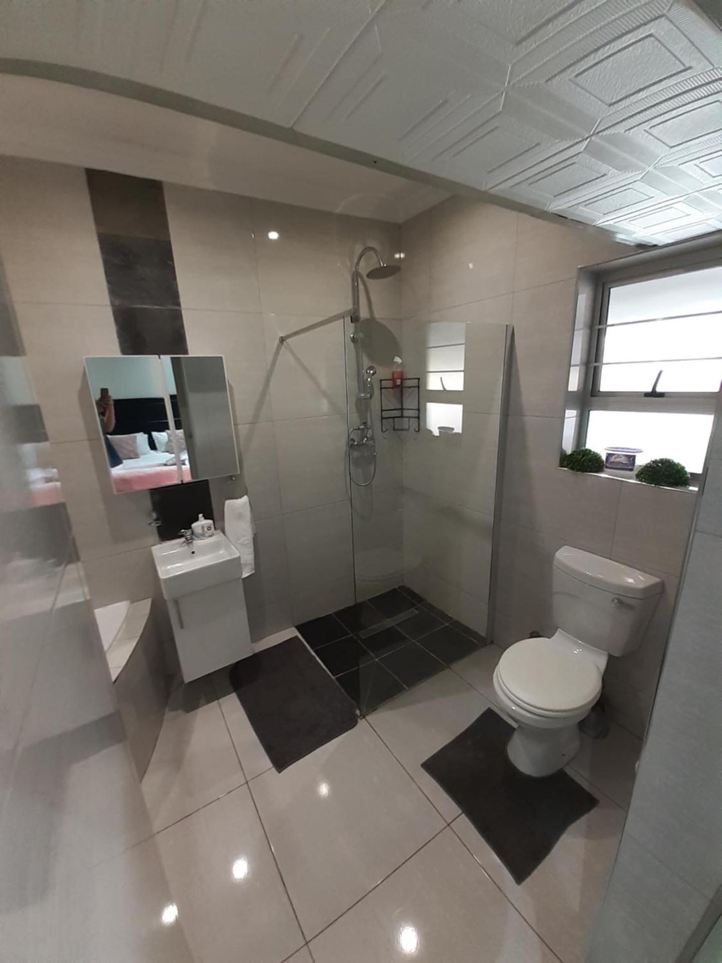 Double Room with Private Bathroom photo 3