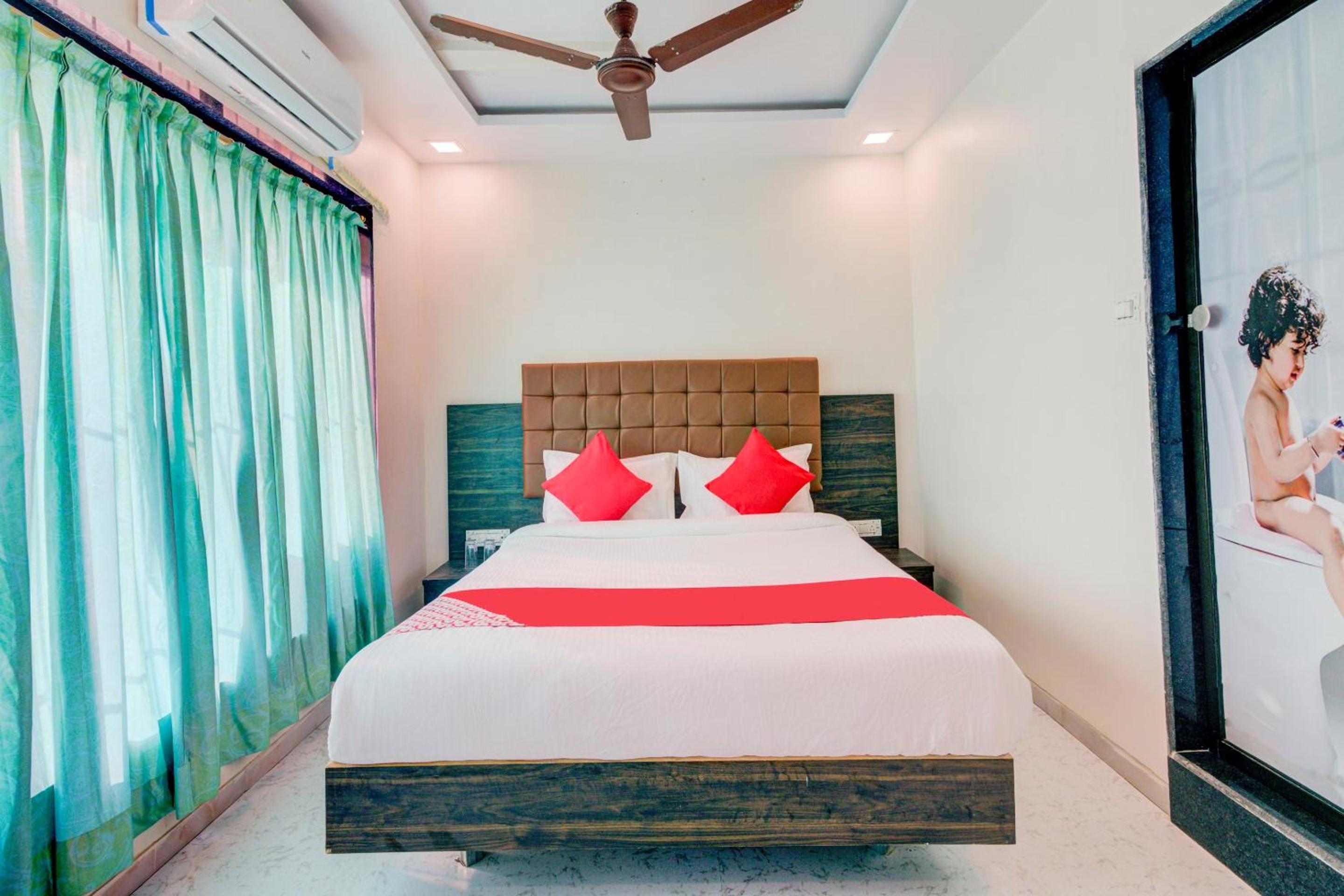 Deluxe Double Room photo 2