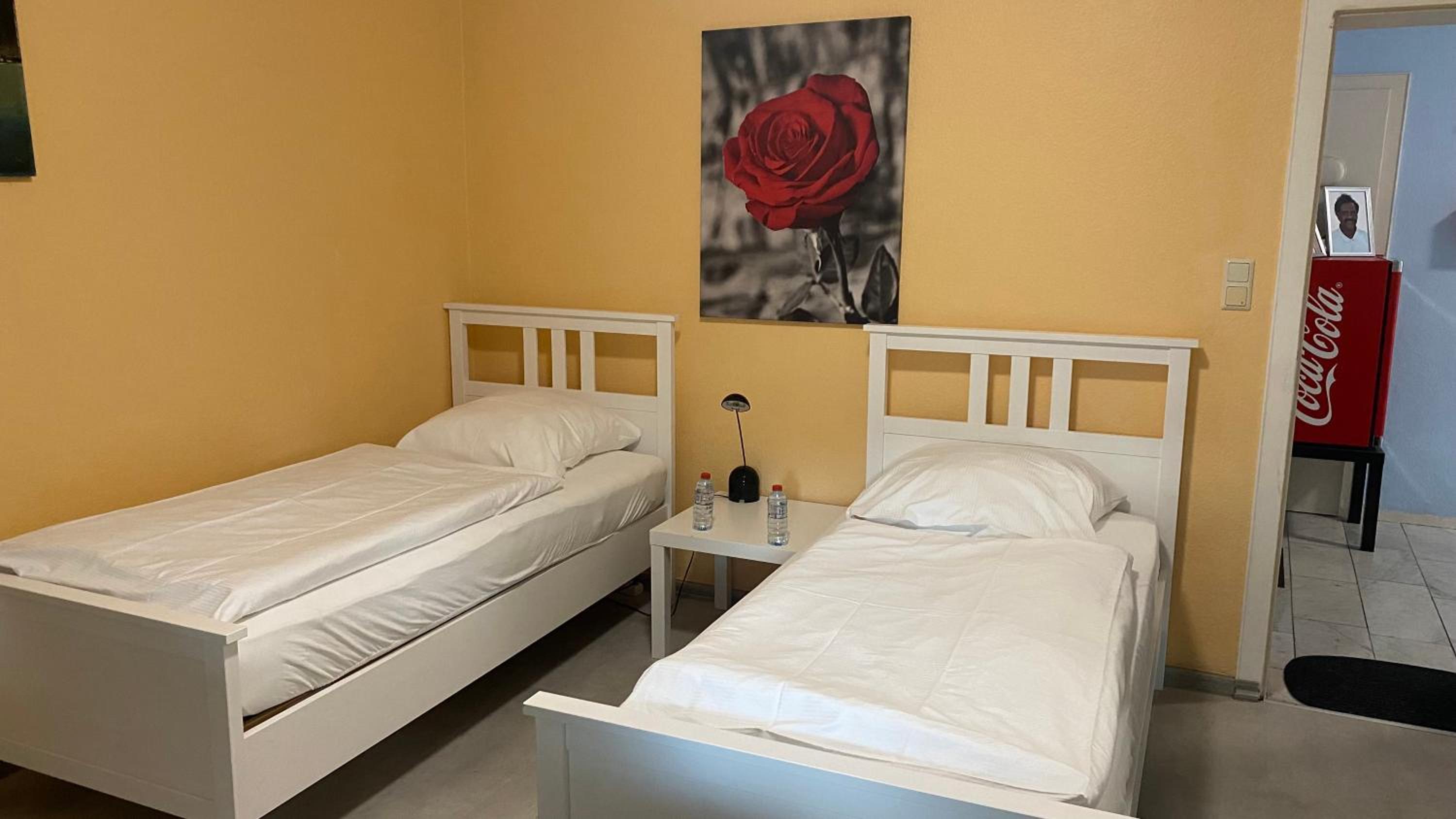 Single Room with Shared Bathroom photo 3