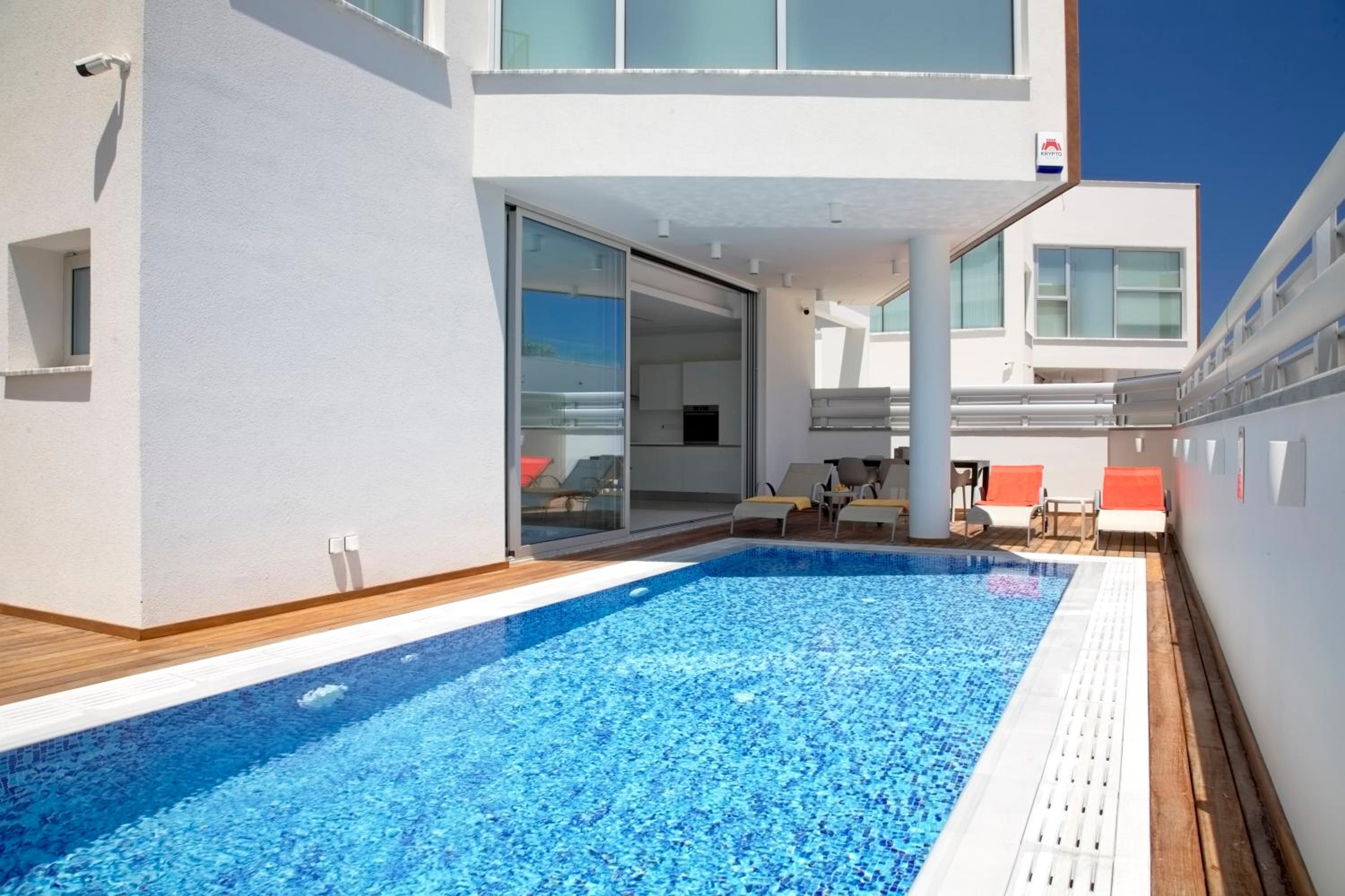 Three-Bedroom Villa photo 1