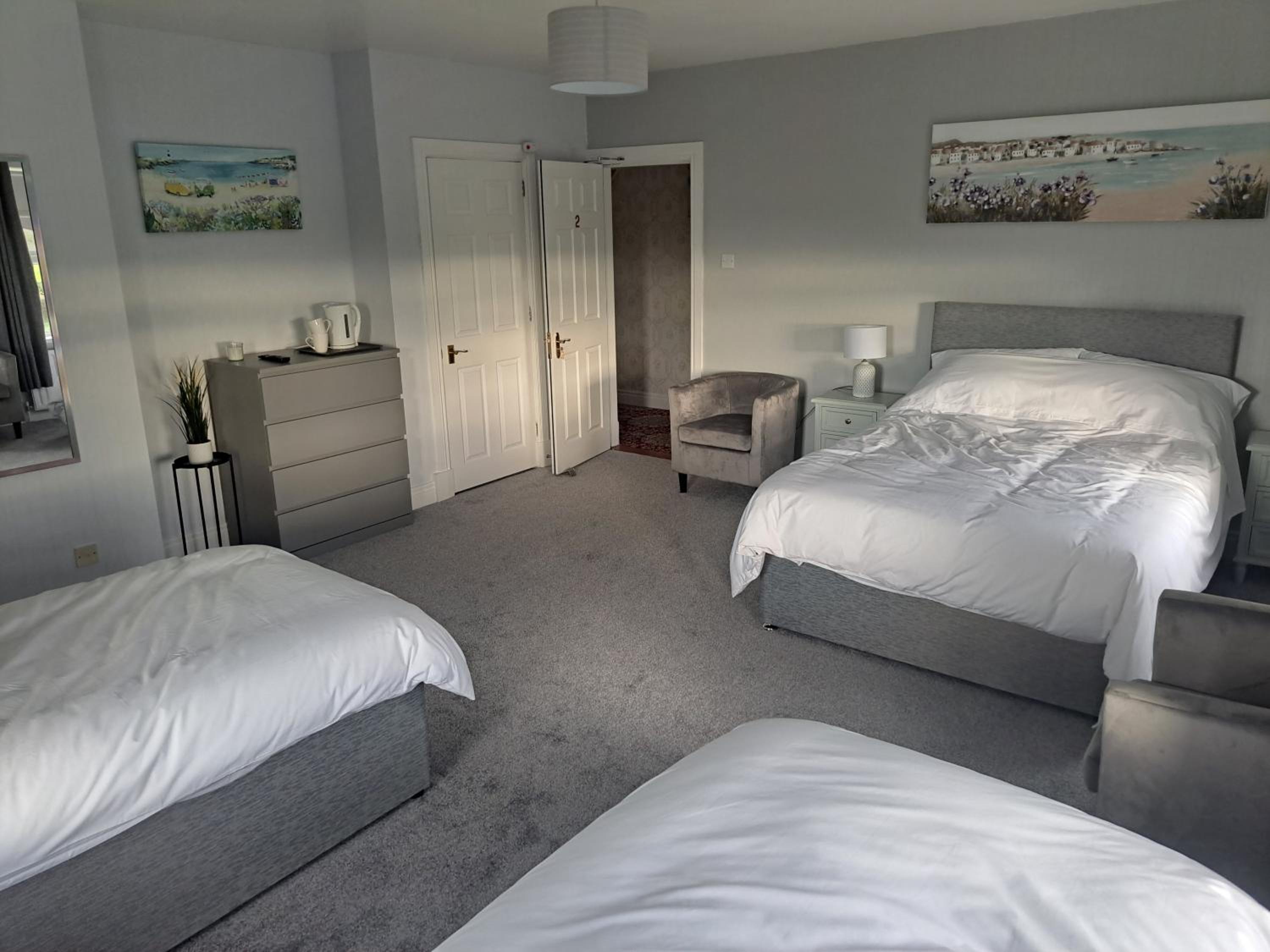 Quadruple Room - Photo 2