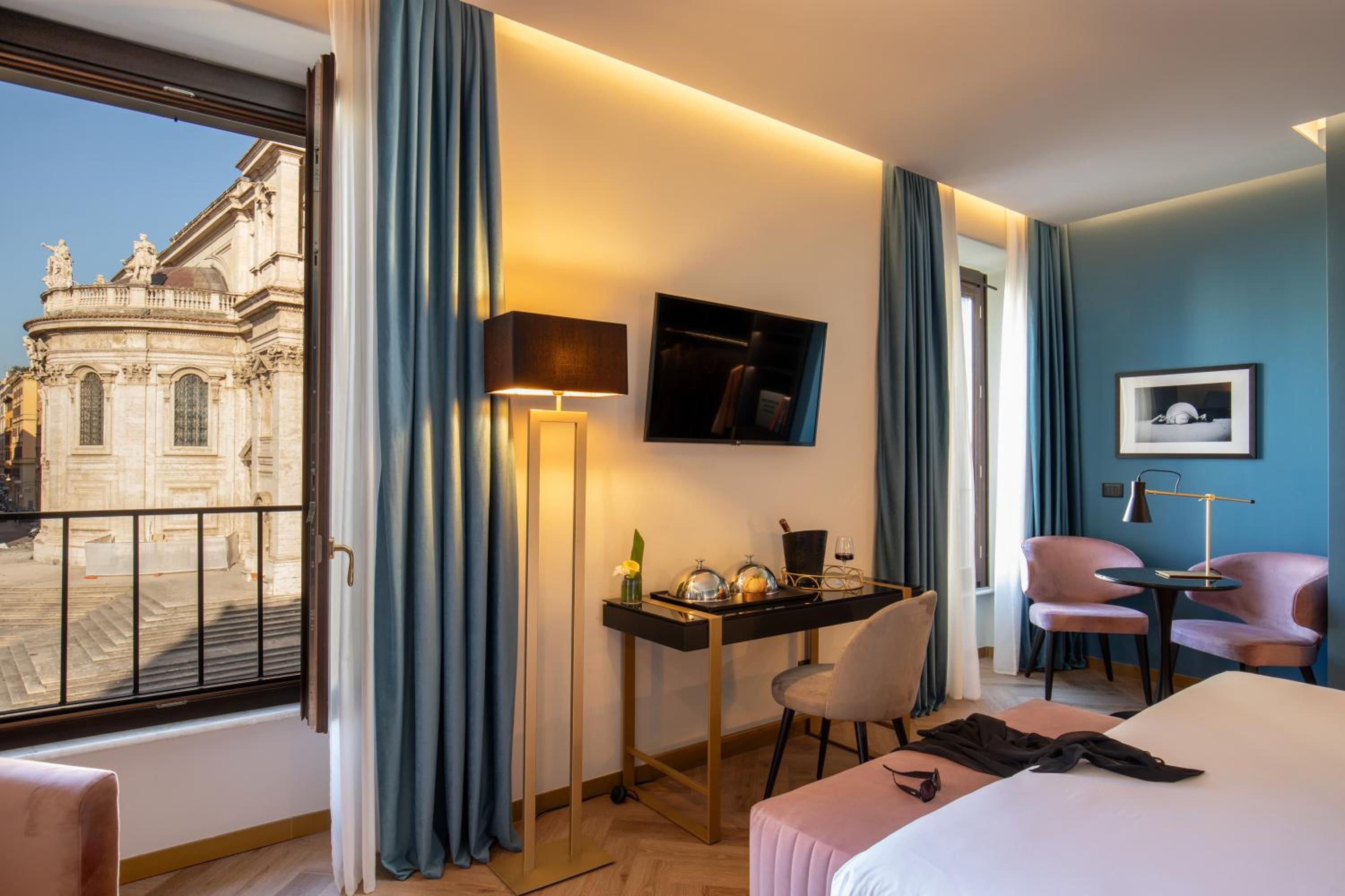 Deluxe Double or Twin Room with City View photo 2