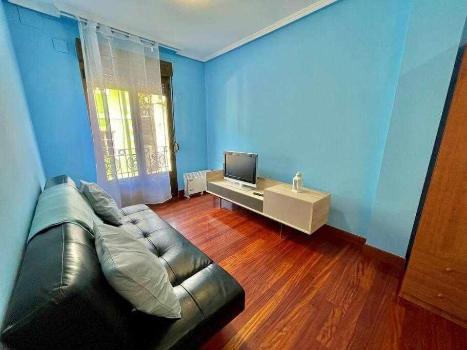 One-Bedroom Apartment photo 3