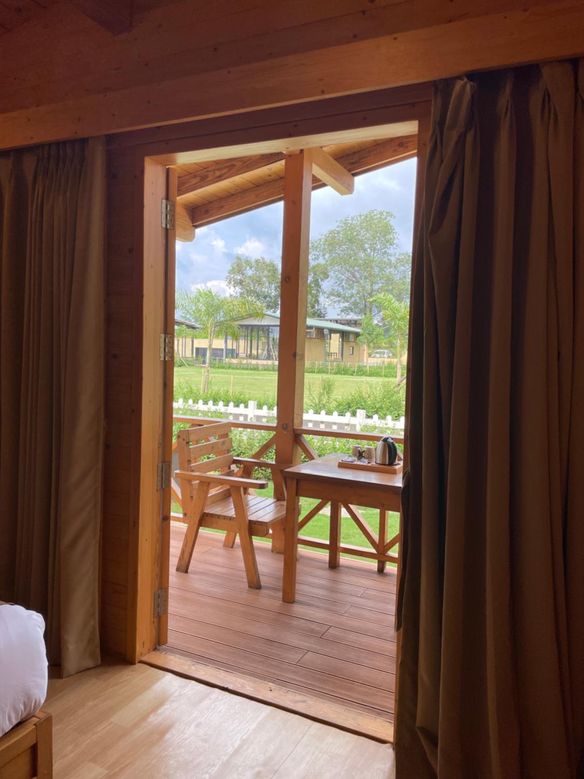 Deluxe Room - Photo 9
