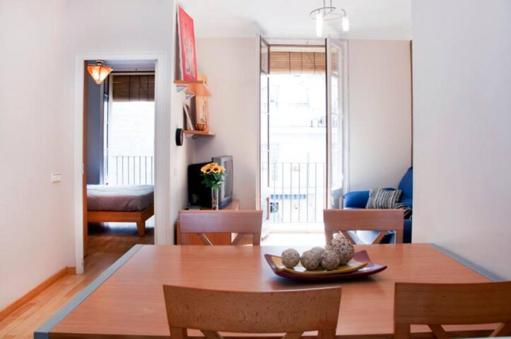 Apartamento con Balcón