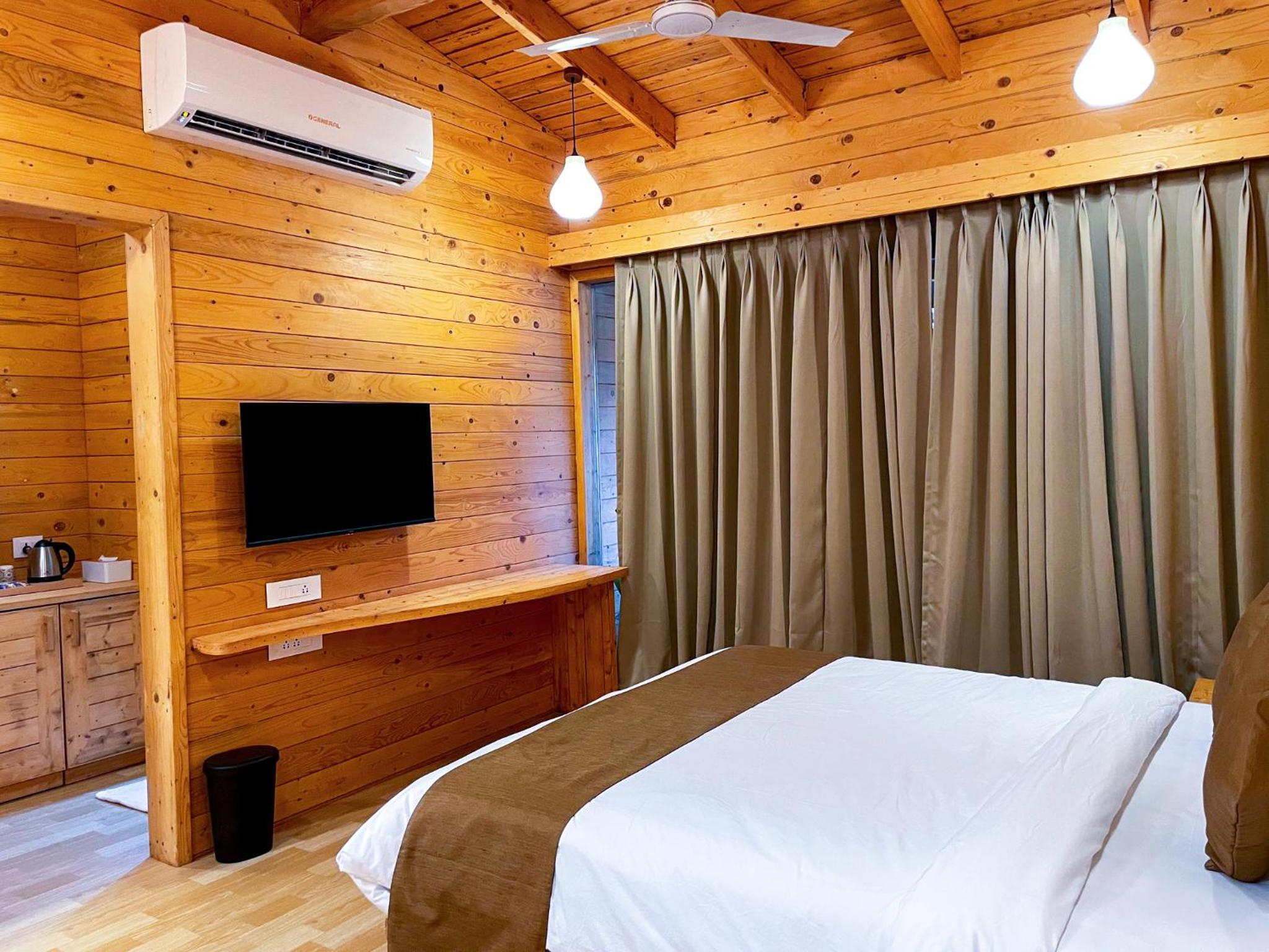 Deluxe Room - Photo 7