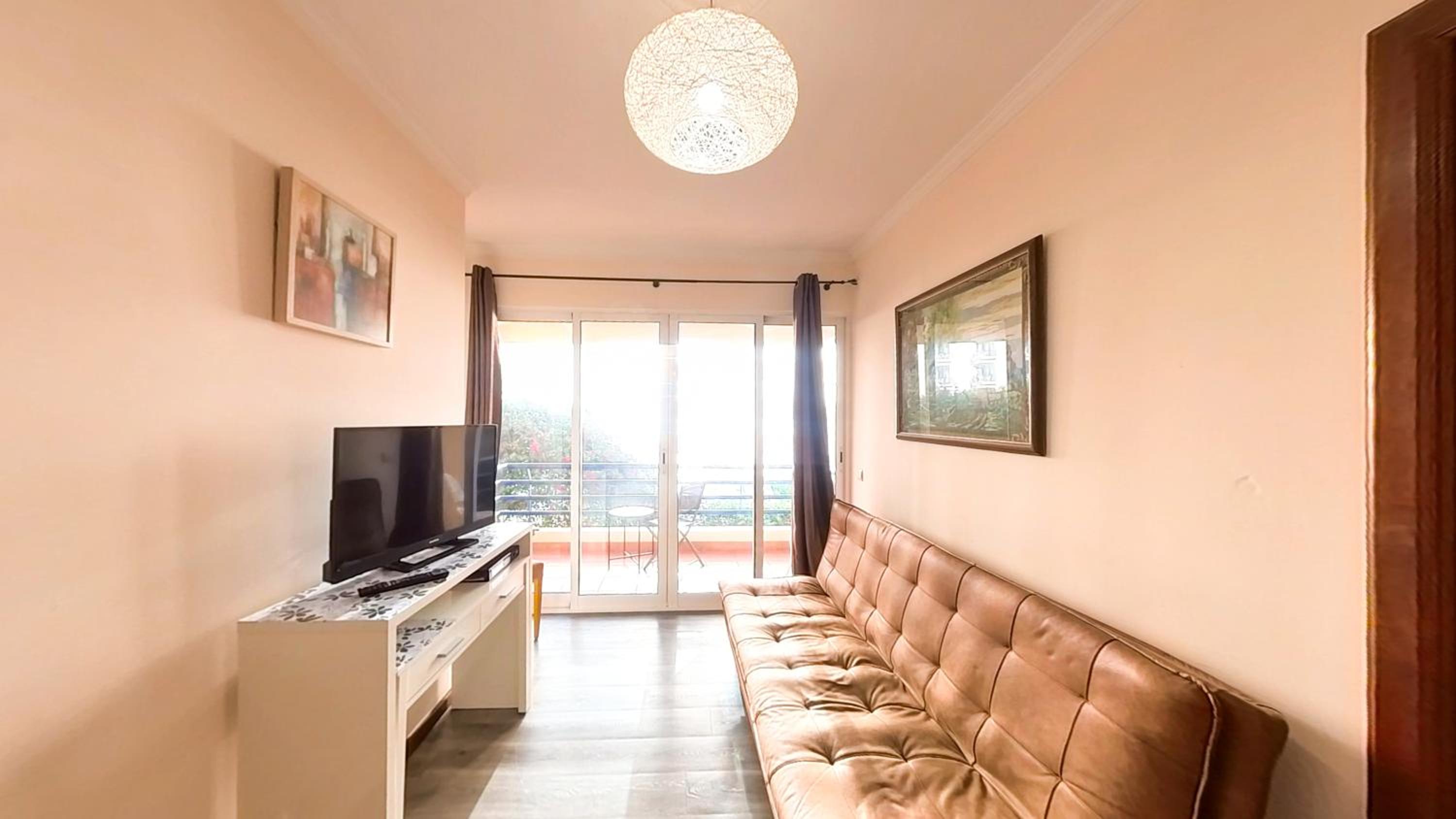 Apartment photo 2