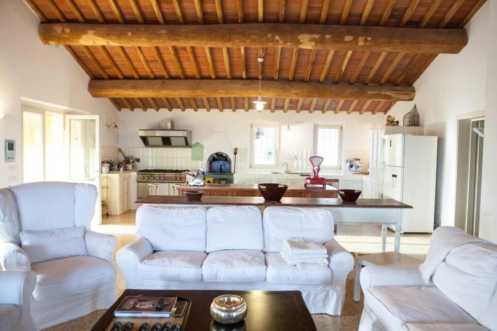 Villa photo 3