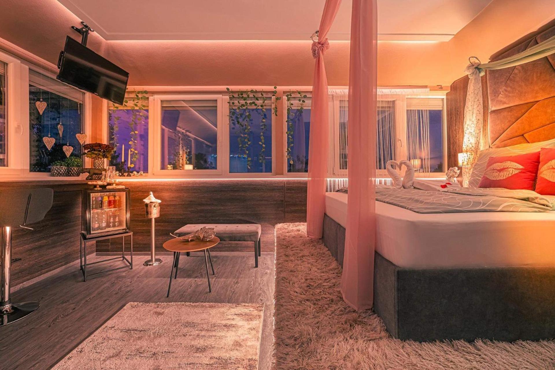 Suite with River View - Photo 9