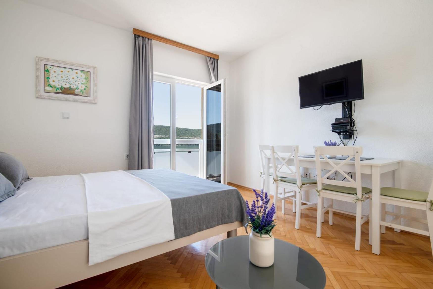 Studio with Sea View photo 1