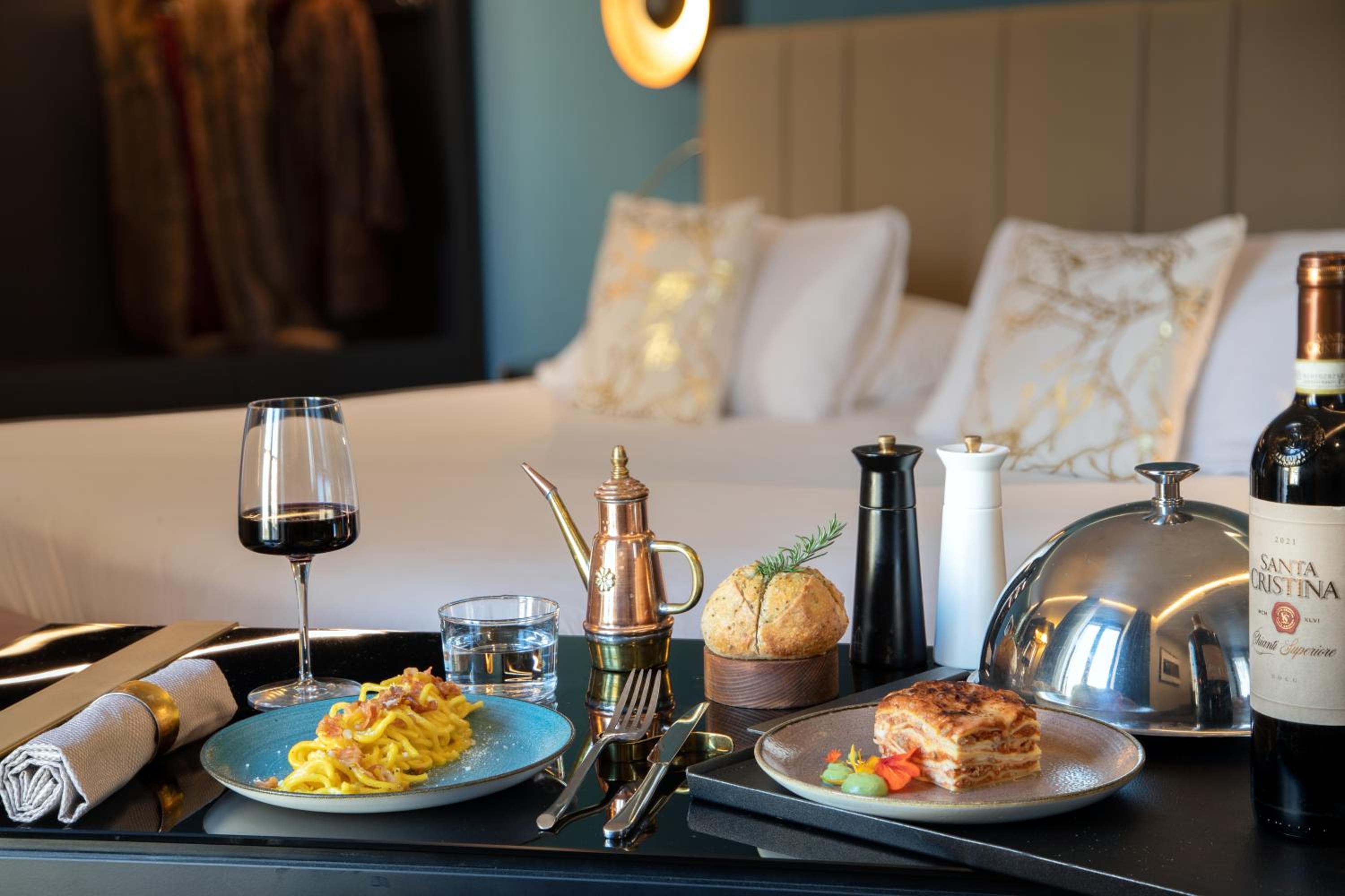 Deluxe Double or Twin Room with City View photo 3