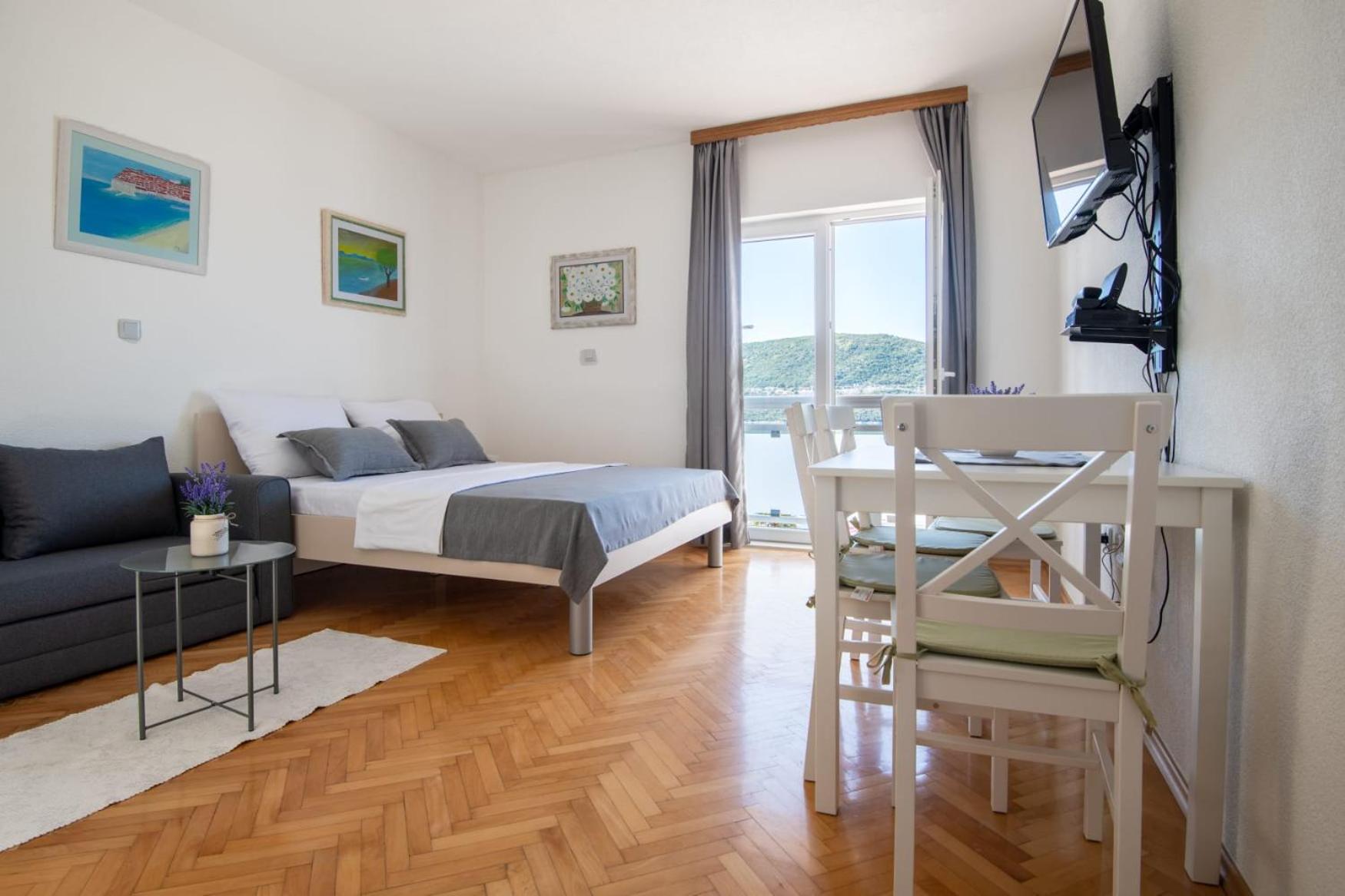Studio with Sea View photo 2