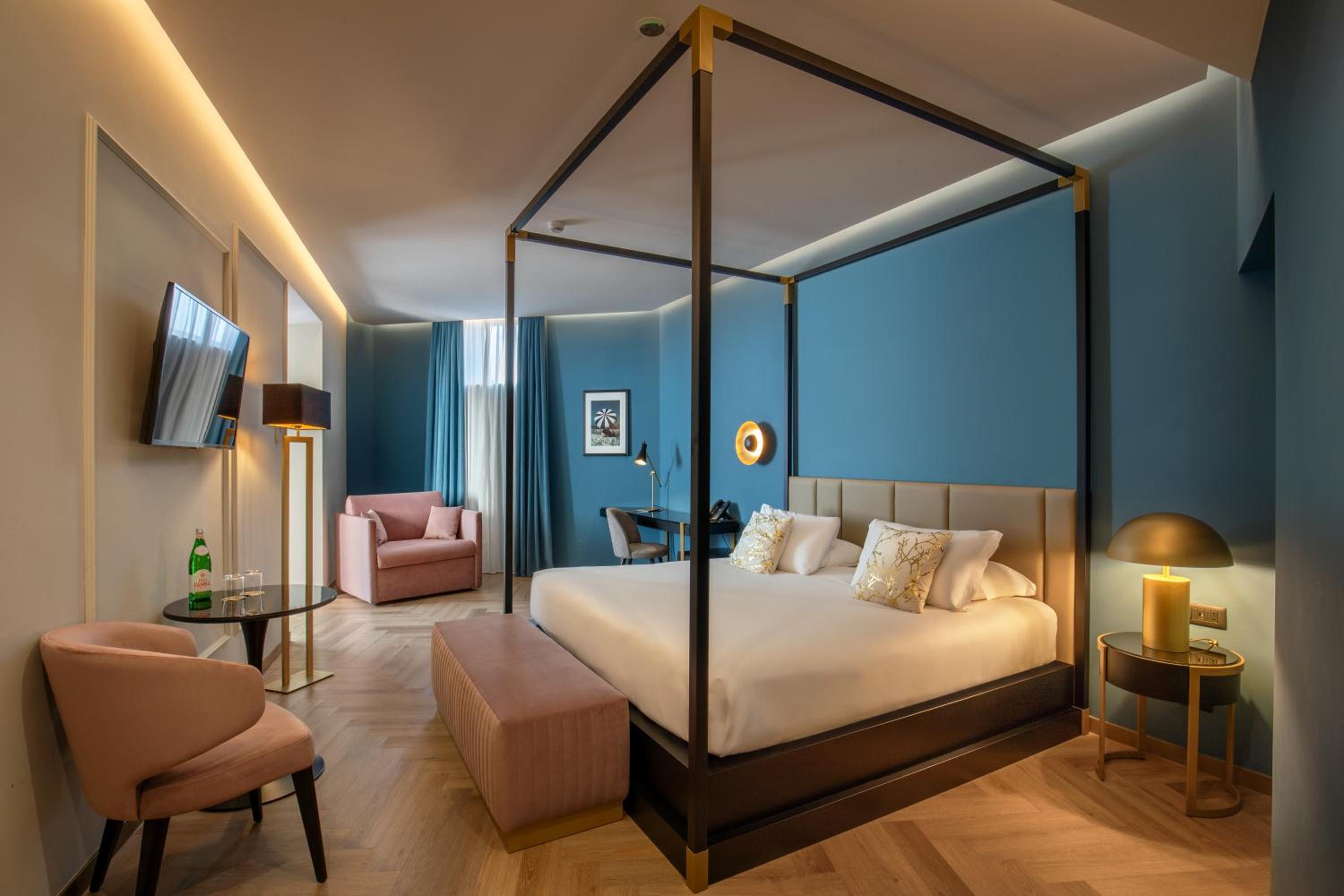 Deluxe Double or Twin Room photo 2