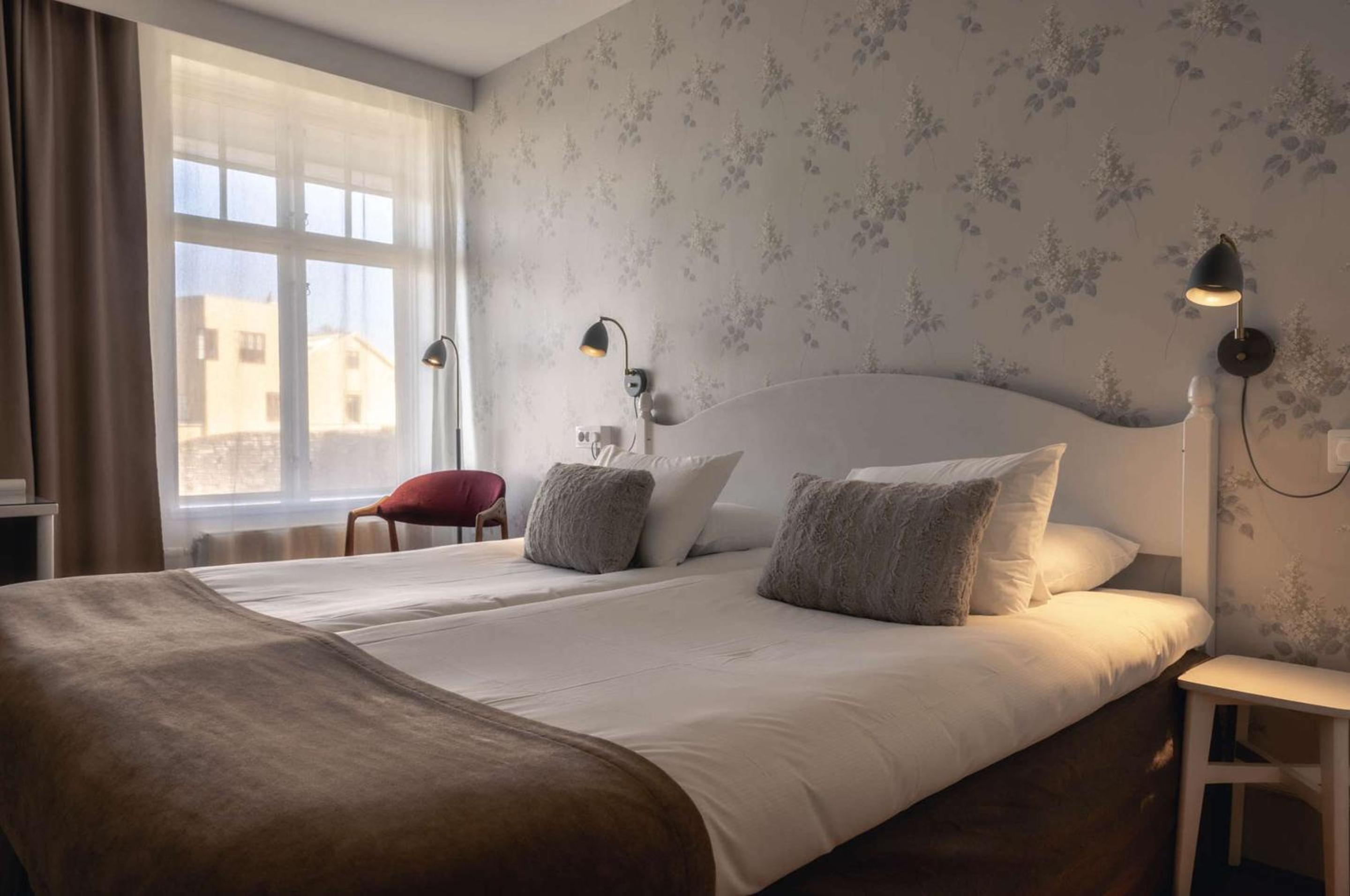 Standard Double Room with Two Single Beds - Non-Smoking - Photo 10